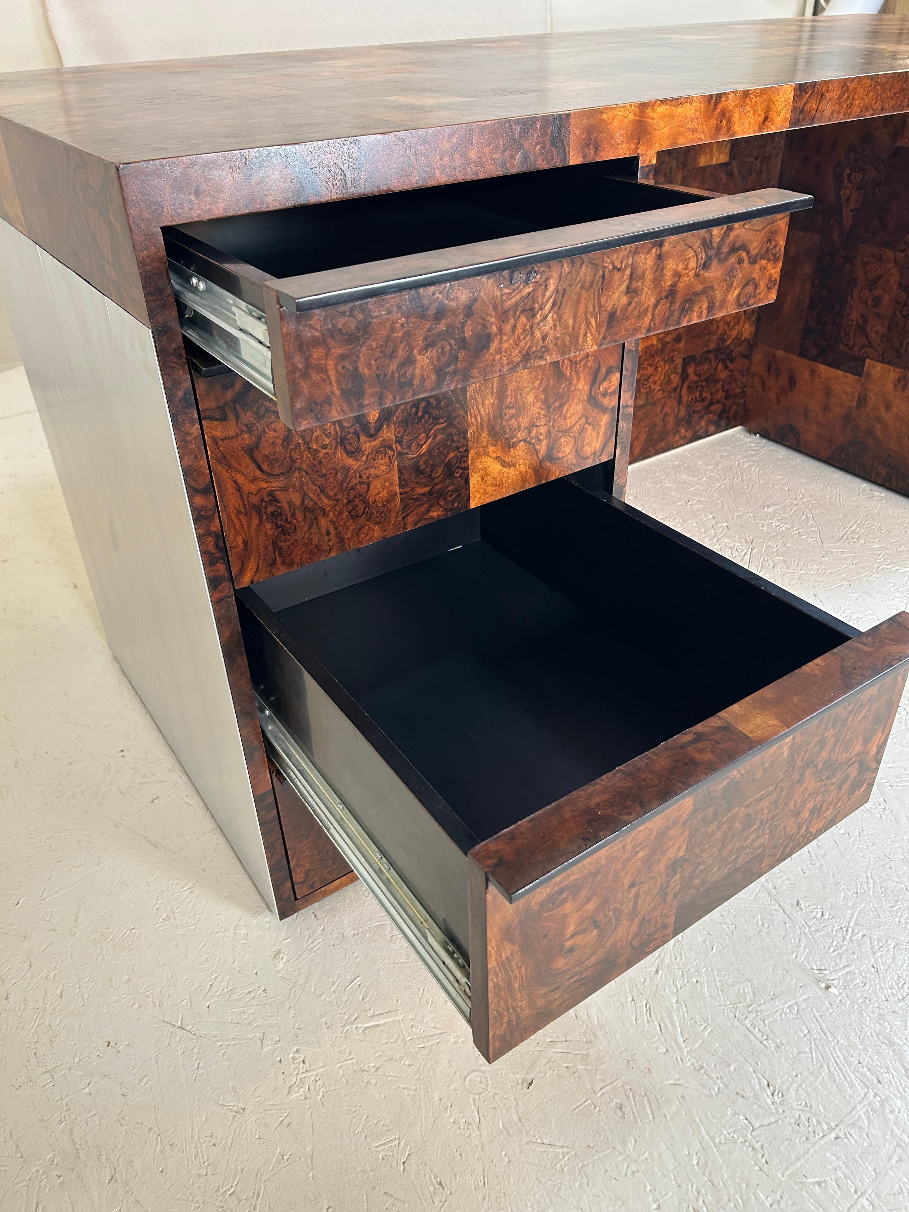 Pristine Paul Evans Cityscape Burl Walnuss Executive Desk. im Angebot 6