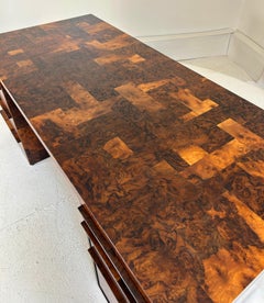 Scrivania direzionale Paul Evans Cityscape in radica di noce.