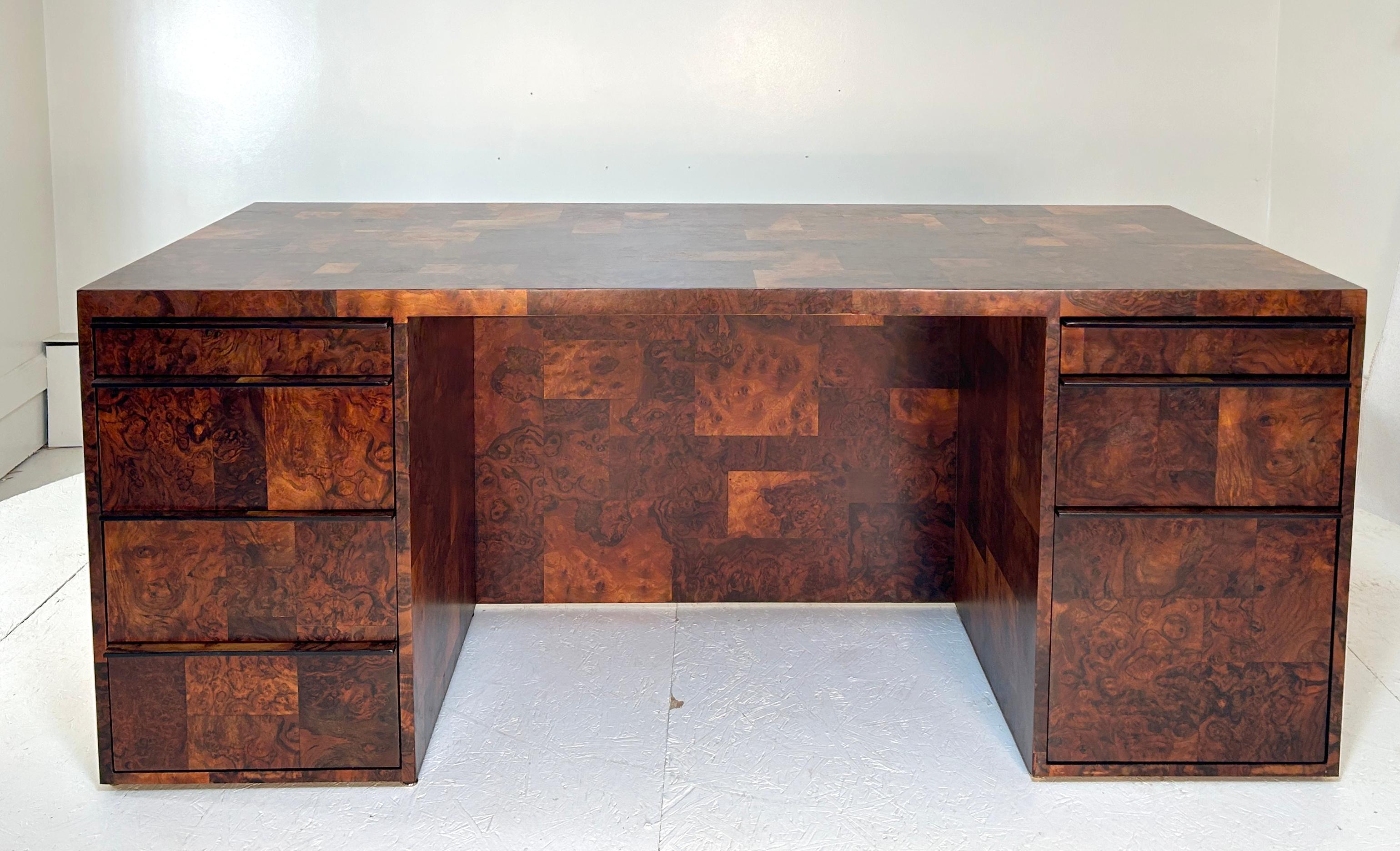 Pristine Paul Evans Cityscape Burl Walnuss Executive Desk. im Angebot 2