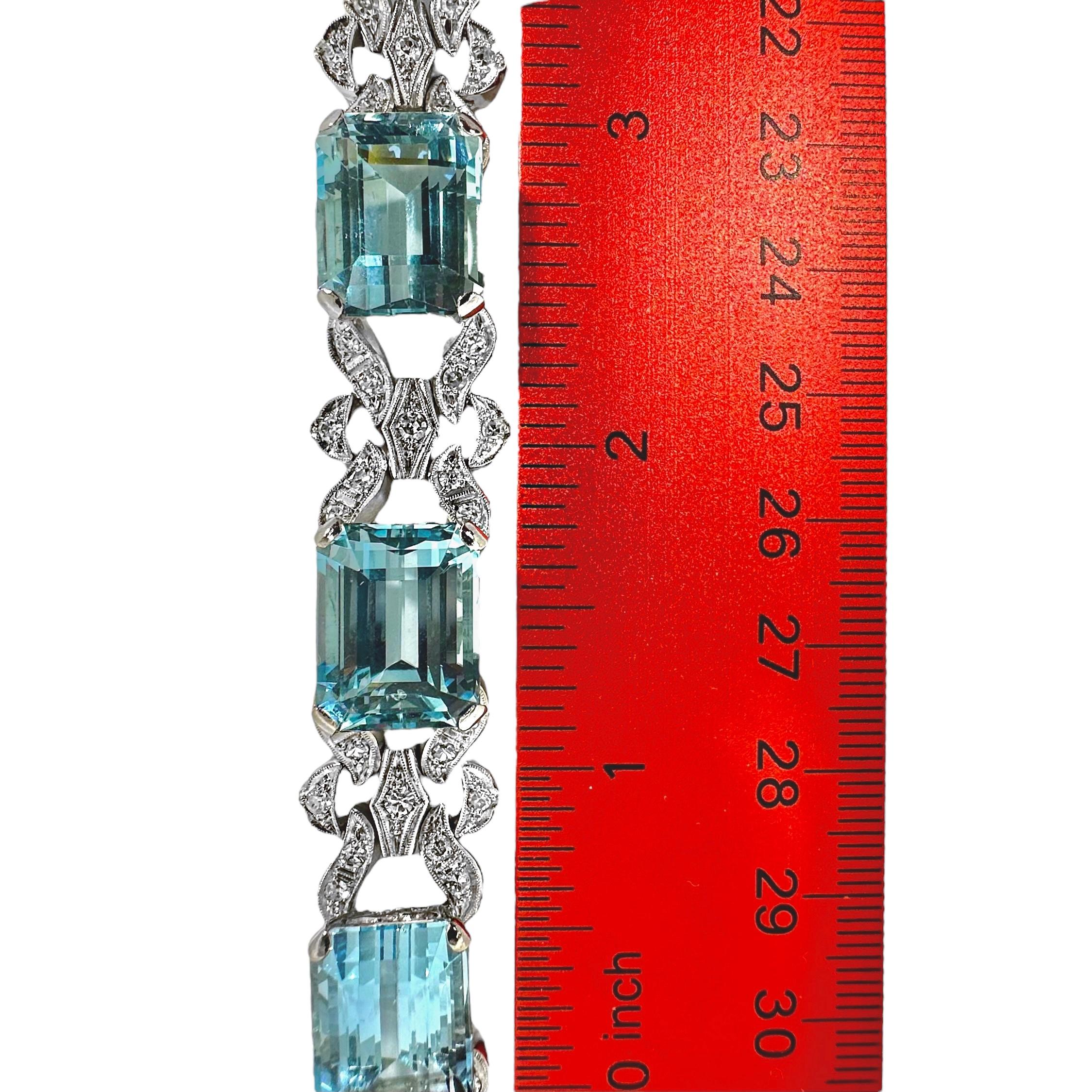 Bracelet d'origine d'époque Art déco en platine avec aigue-marine et diamants en vente 3