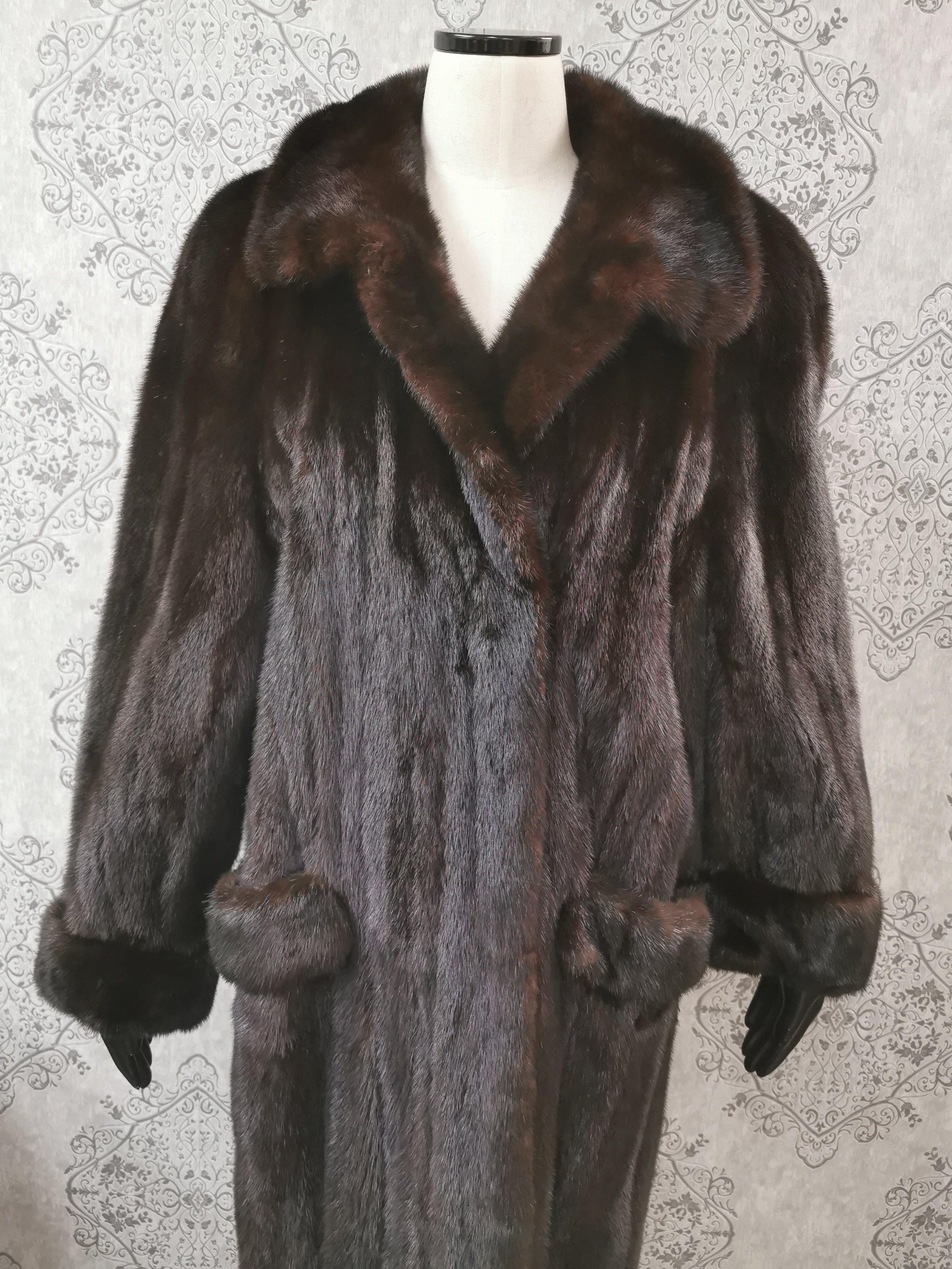 Noir Manteau long d'élevage en fourrure de vison (taille 18 - XL) en vente
