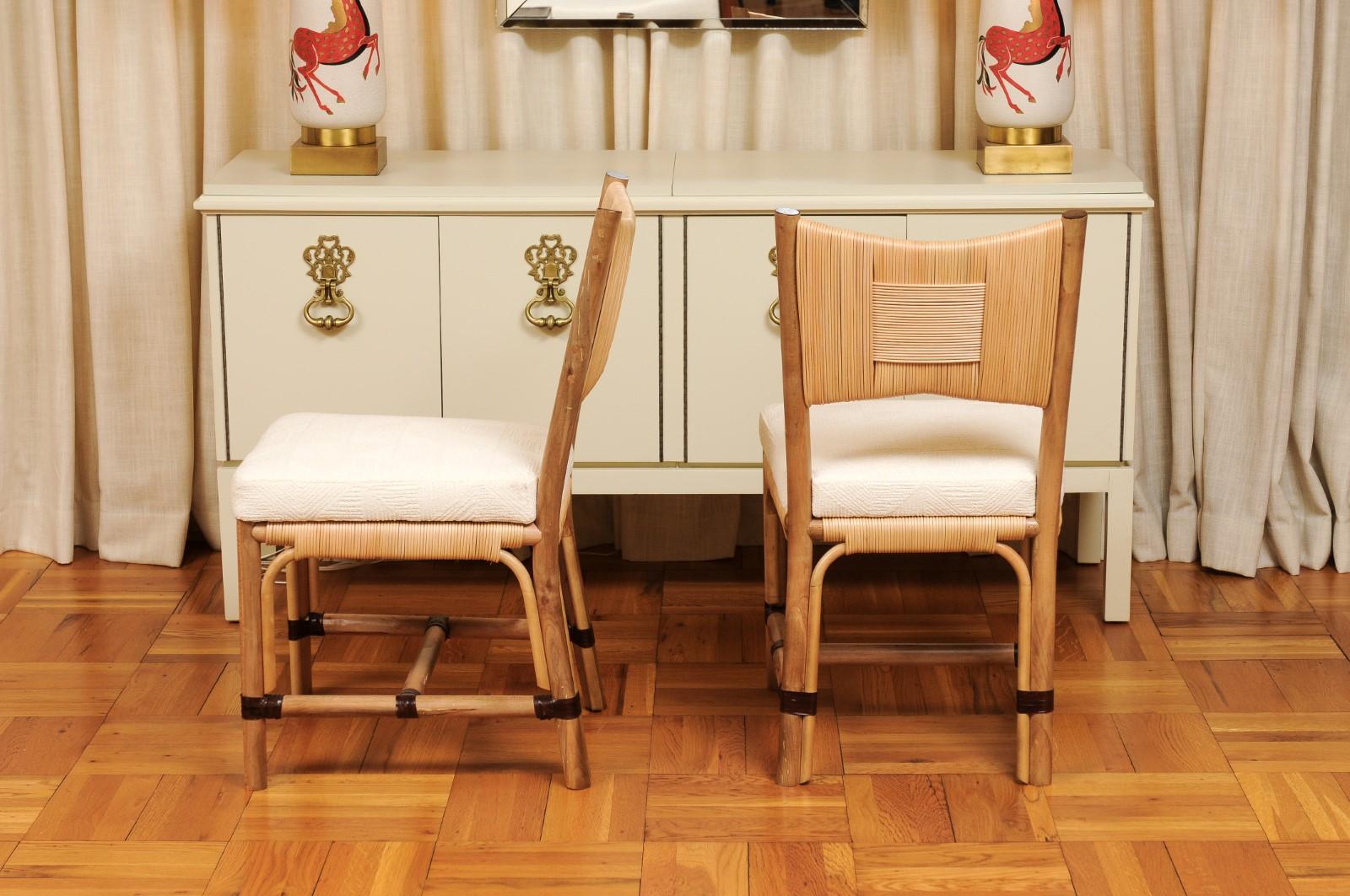 Ensemble immaculé de 8 chaises de salle à manger en rotin Merbau par John Hutton pour Donghia en vente 3