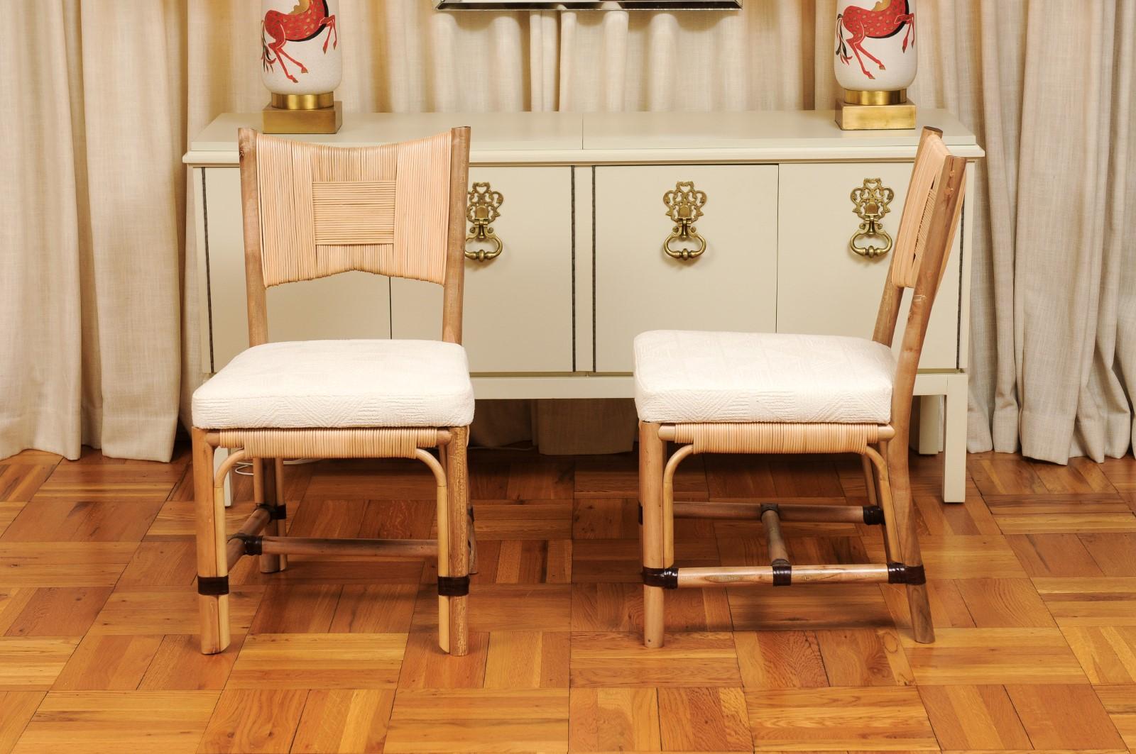 Ensemble immaculé de 8 chaises de salle à manger en rotin Merbau par John Hutton pour Donghia en vente 5