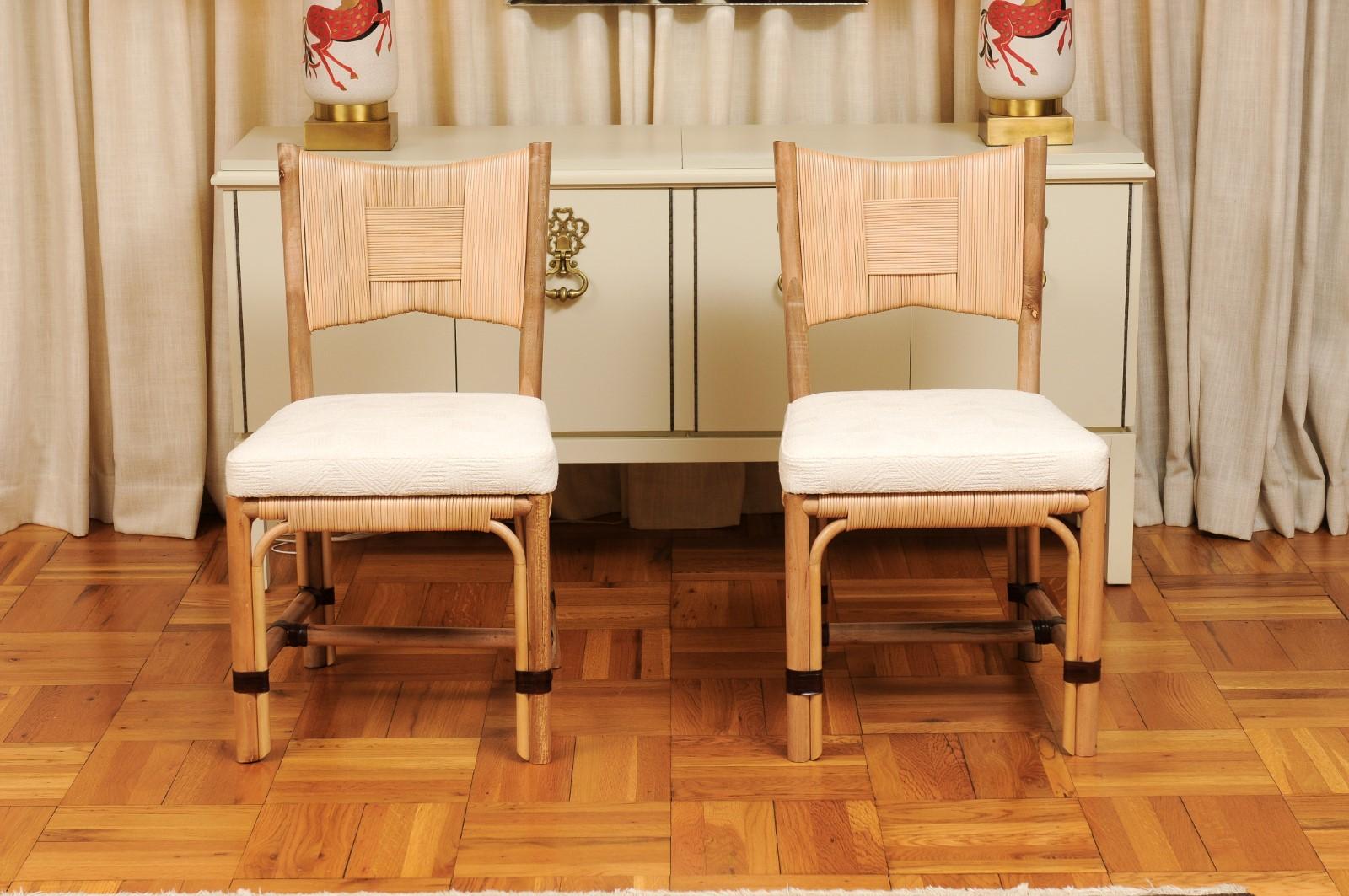 Ensemble immaculé de 8 chaises de salle à manger en rotin Merbau par John Hutton pour Donghia Excellent état - En vente à Atlanta, GA