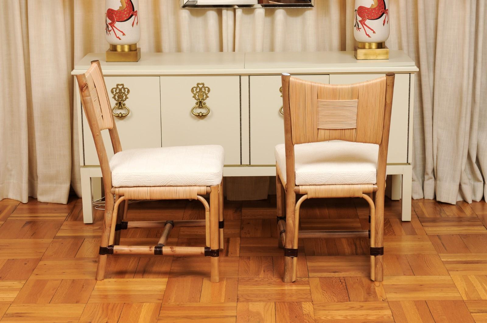 Ensemble immaculé de 8 chaises de salle à manger en rotin Merbau par John Hutton pour Donghia en vente 1