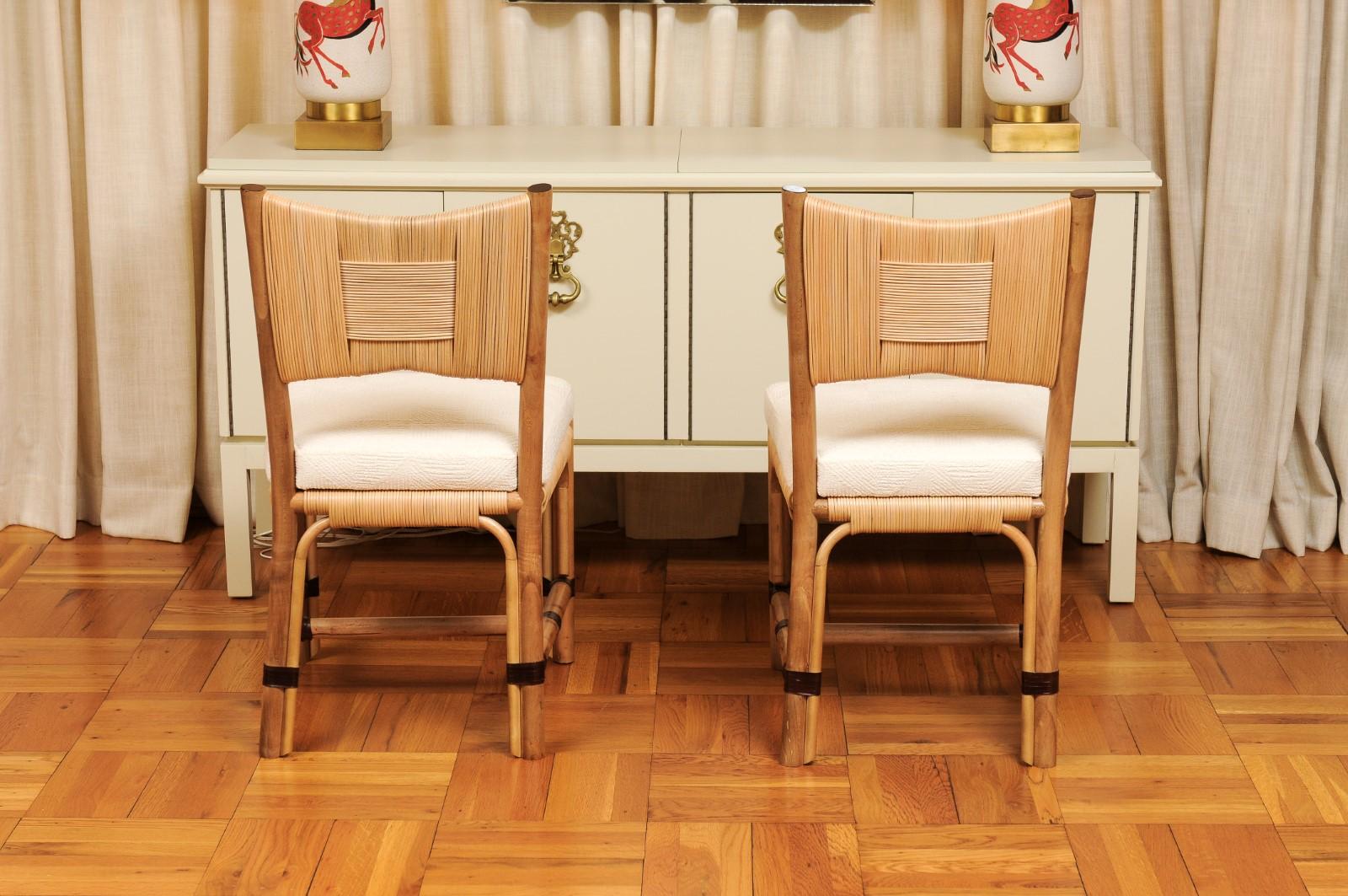 Ensemble immaculé de 8 chaises de salle à manger en rotin Merbau par John Hutton pour Donghia en vente 2