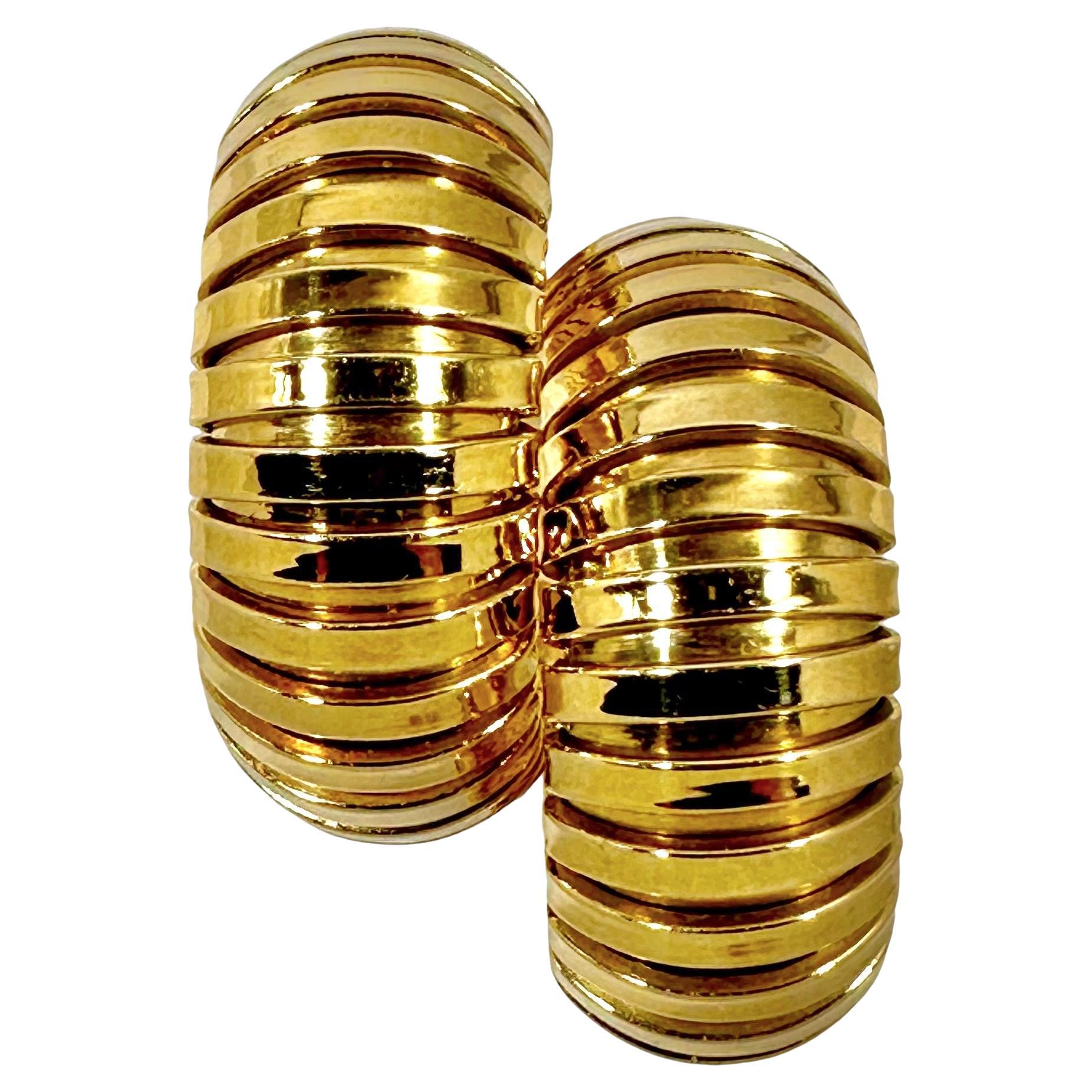 Pristine Vintage Italian Tubogas 18k Gold Hoop Earrings by Herco For Sale