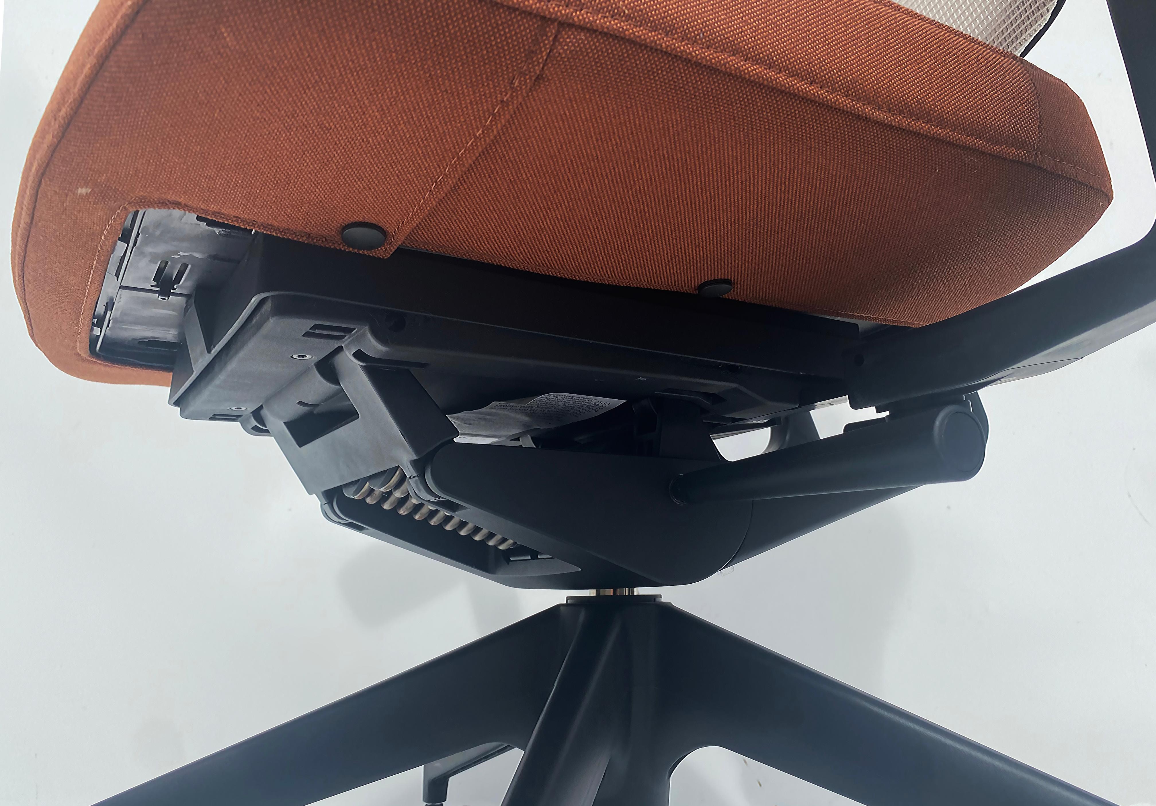 offer privée Vitra AM ergonomique d'Alberto Meda  Ensemble de 6 pièces en vente 8