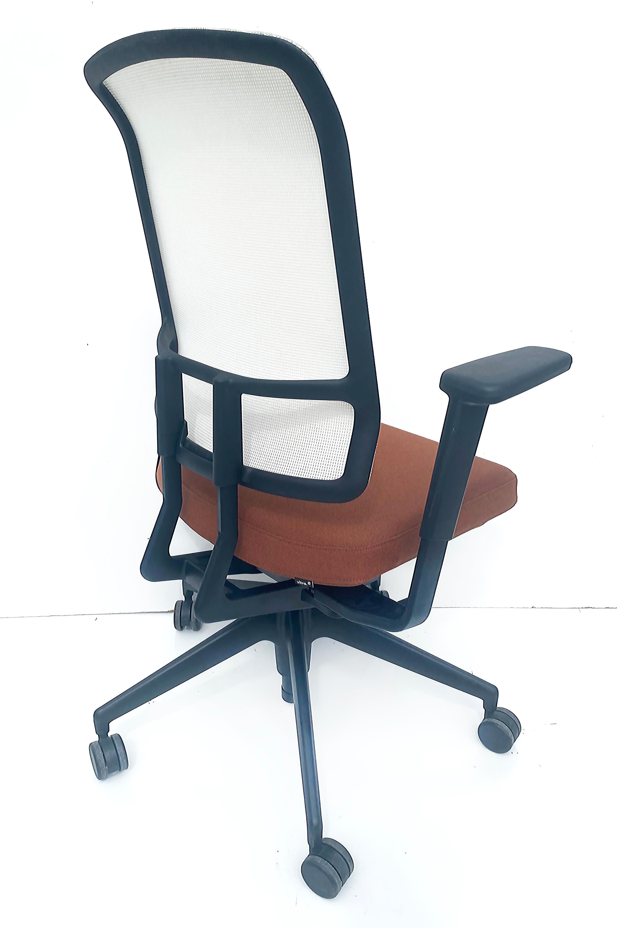 offer privée Vitra AM ergonomique d'Alberto Meda  Ensemble de 6 pièces en vente 13