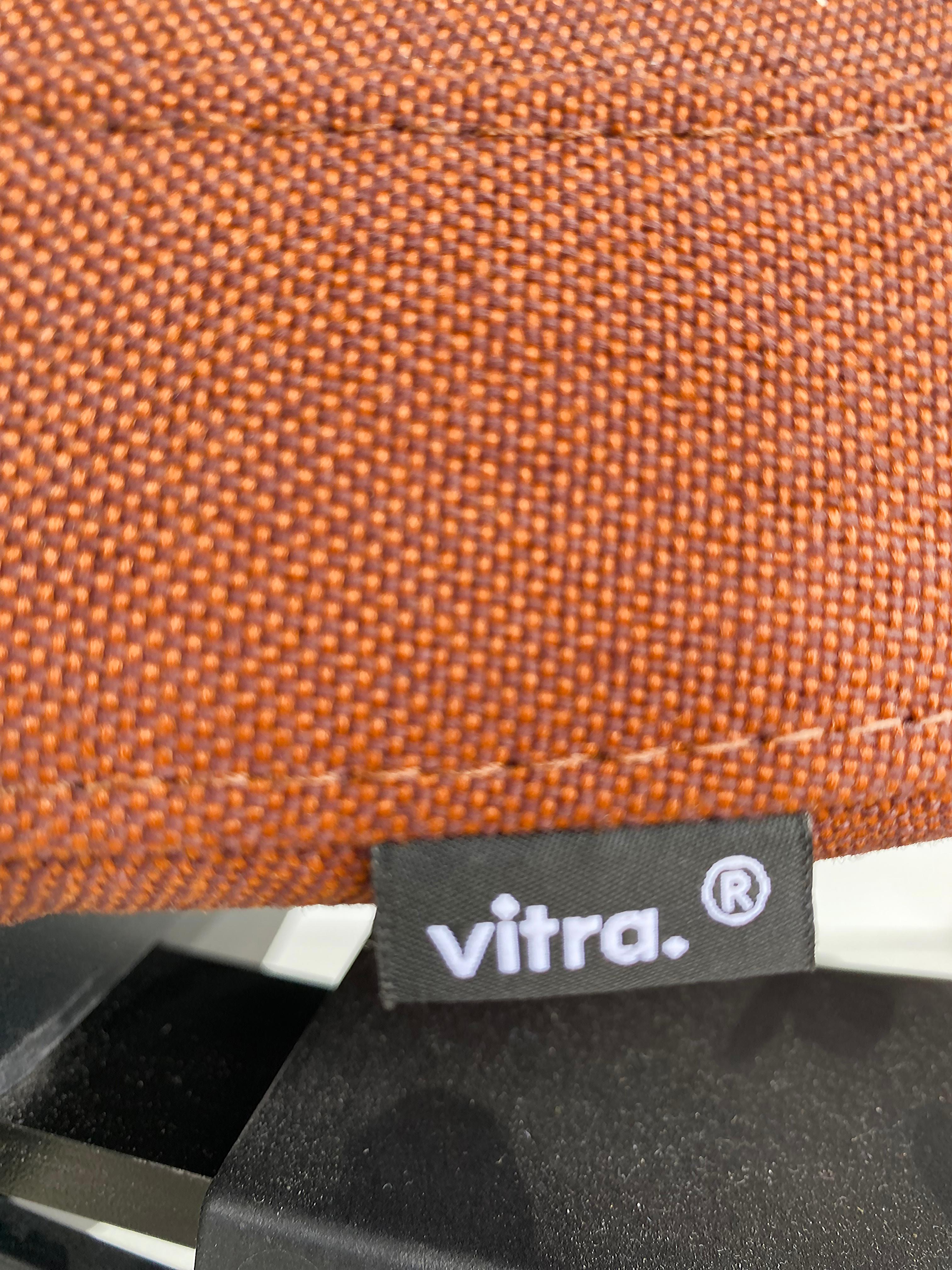 offer privée Vitra AM ergonomique d'Alberto Meda  Ensemble de 6 pièces en vente 1