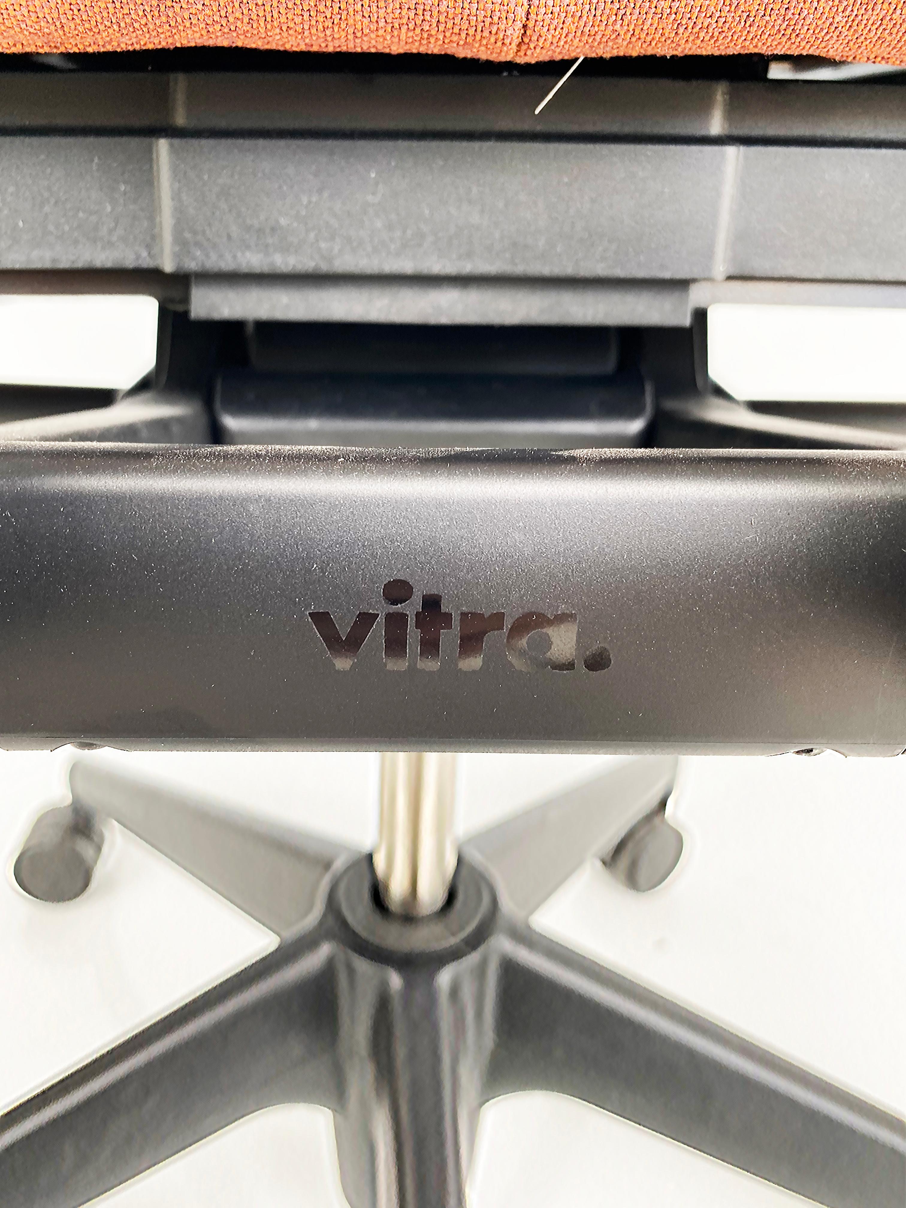 offer privée Vitra AM ergonomique d'Alberto Meda  Ensemble de 6 pièces en vente 2