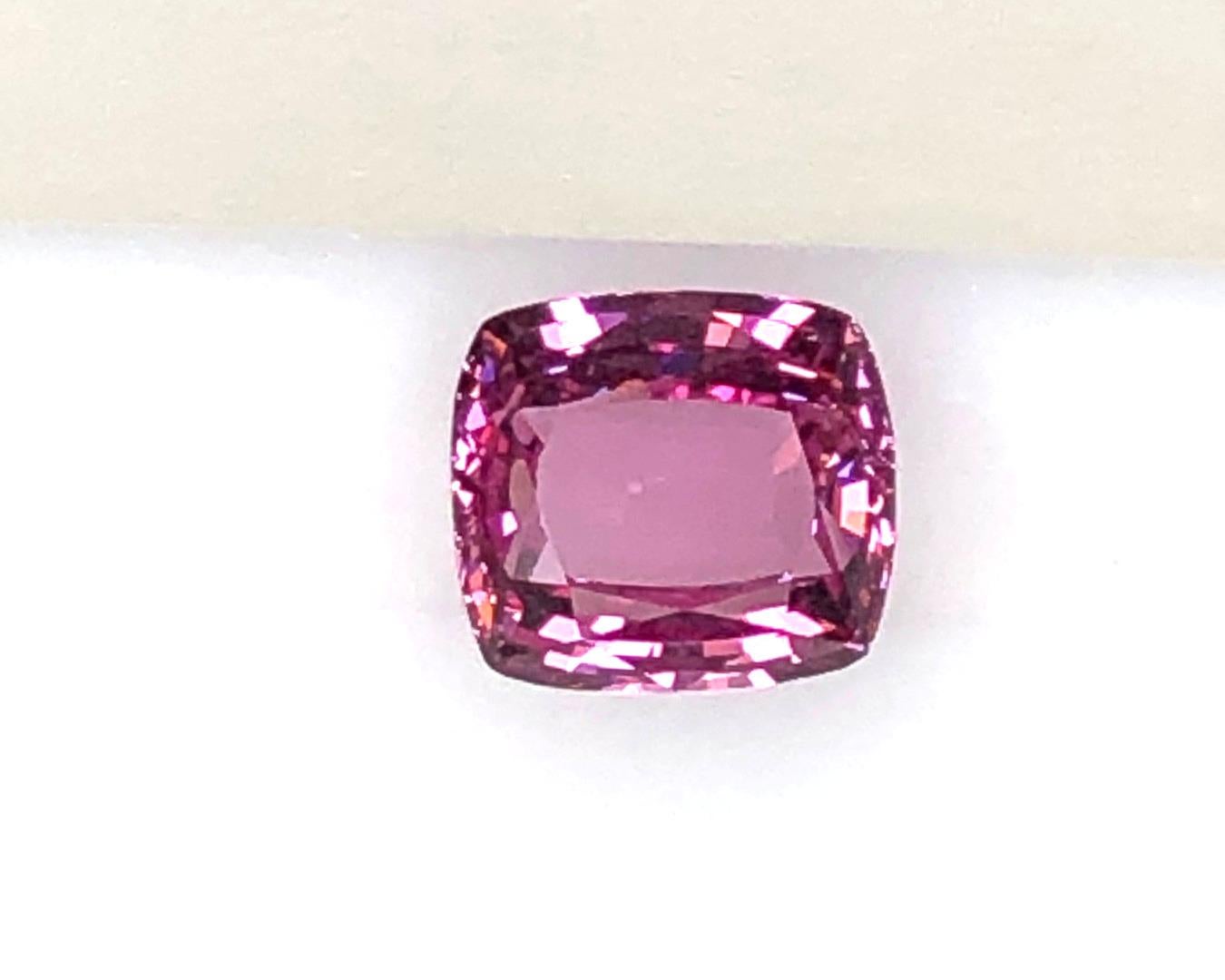 Privately Curated Collection of Unset Loose Fancy Spinel Gemstones, 89.77 Carats In New Condition In Los Angeles, CA