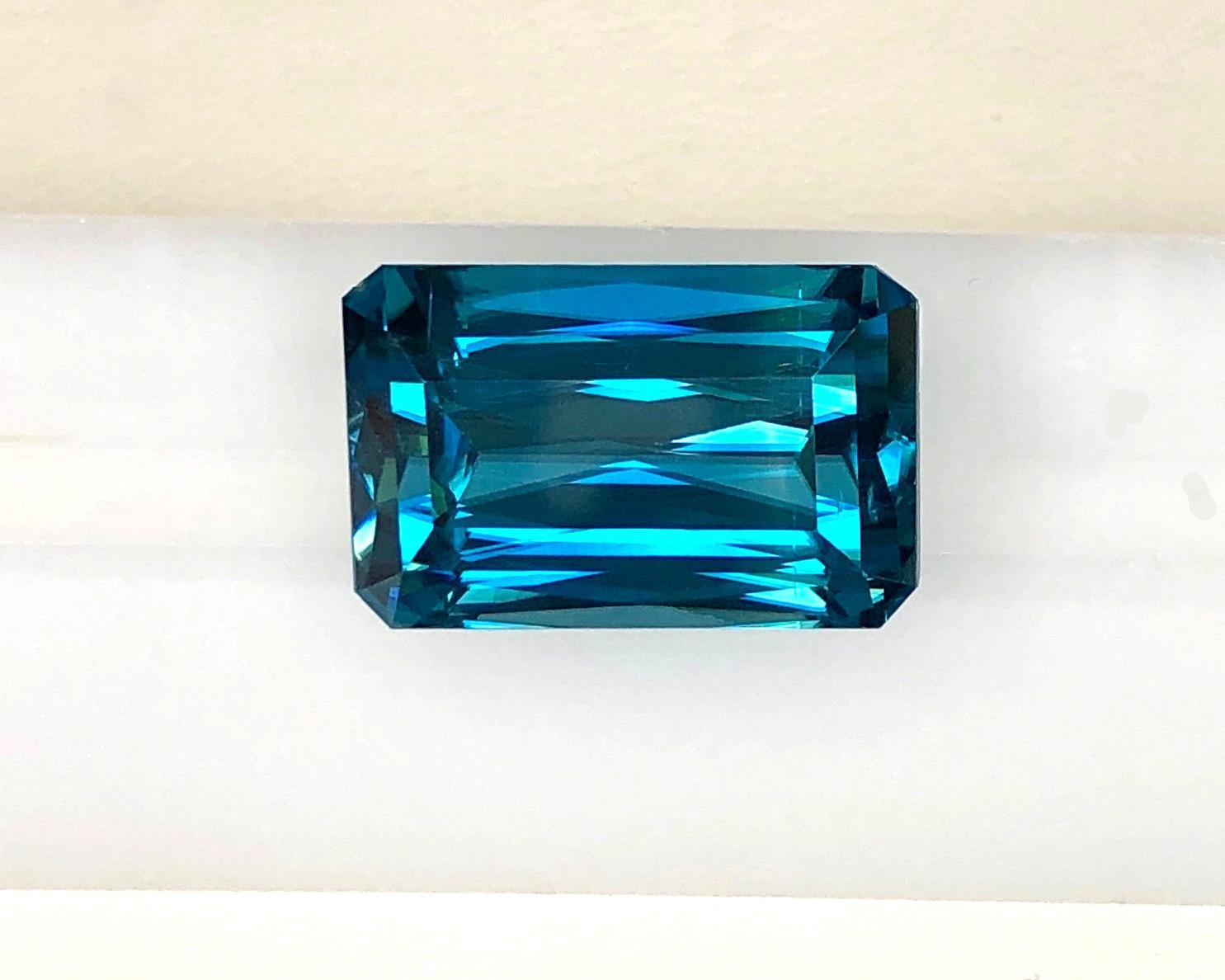 Privately Curated Zircon Collection, Unset Loose Gemstones,  347.05 Carats Total For Sale 4