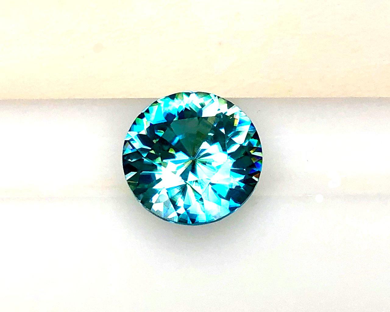 Privately Curated Zircon Collection, Unset Loose Gemstones,  347.05 Carats Total For Sale 6