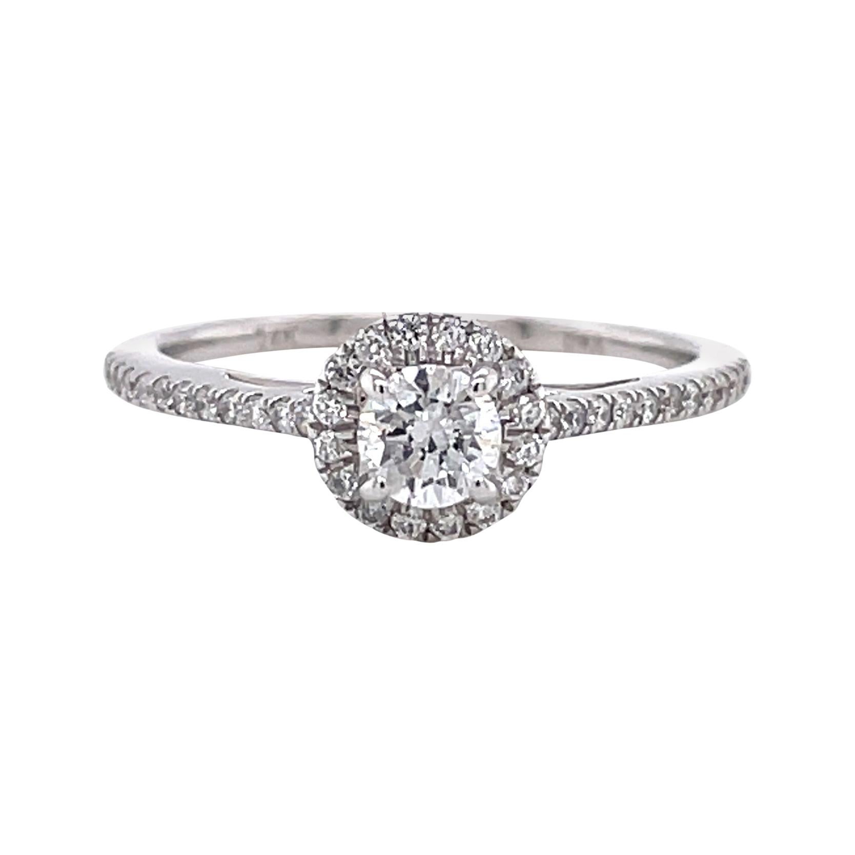 Privosa IGI zertifizierter 14 Karat Weißgold Diamant Halo-Ring im Angebot