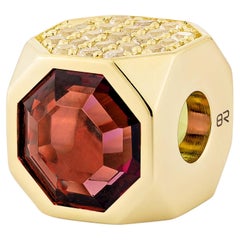 Priyashi Nahata rhodolite et péridot 2,05 carats Pendentif avec saphir en 18 carats