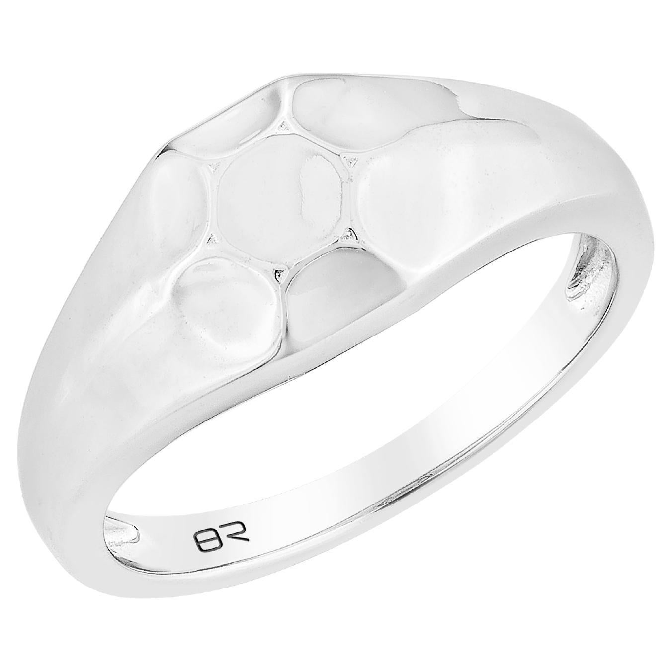 Priyashi Nahata Bague fantaisie en métal uni en or blanc 18 carats.