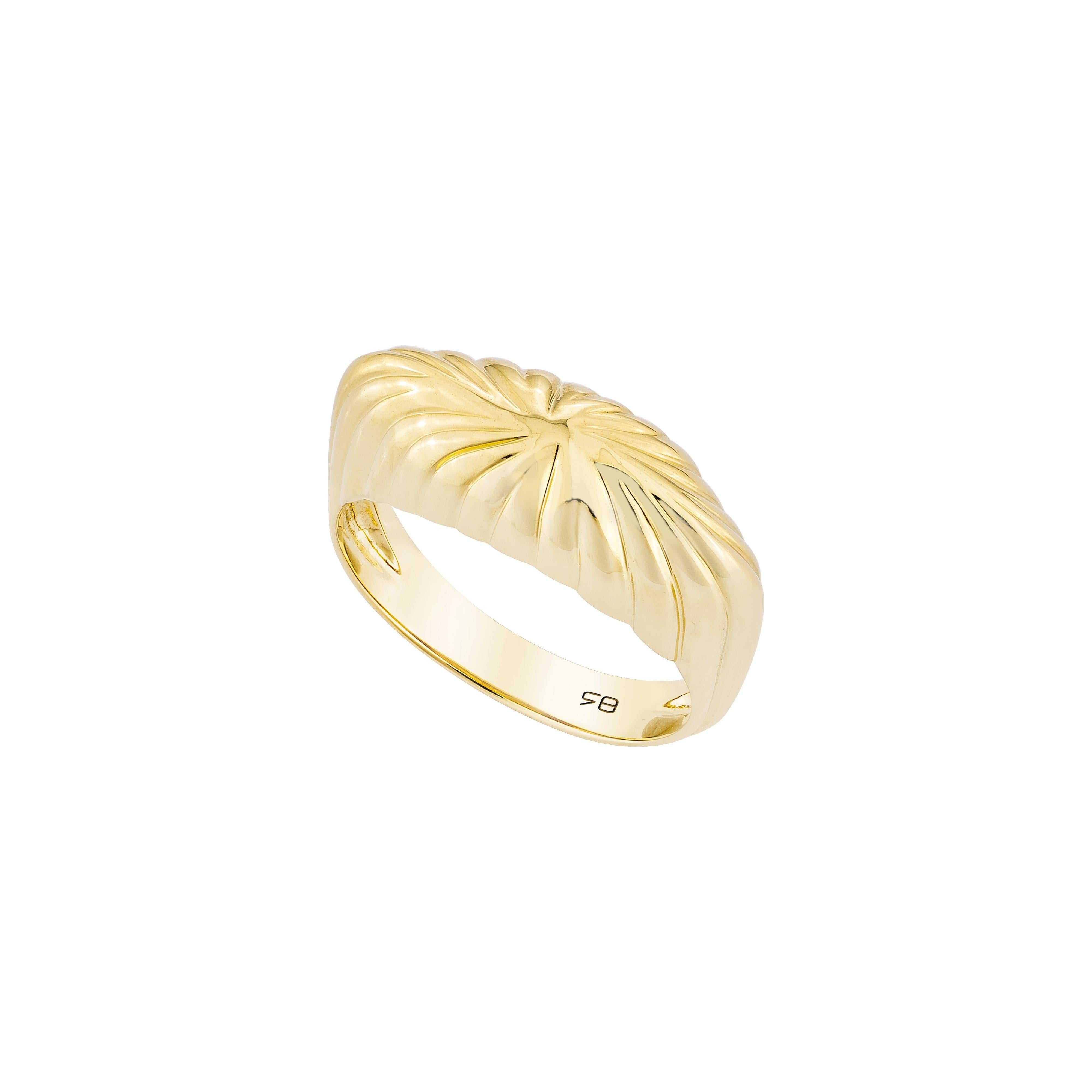 Taille mixte Priyashi Nahata Plain Metal Fancy Ring en or jaune 18 carats. en vente
