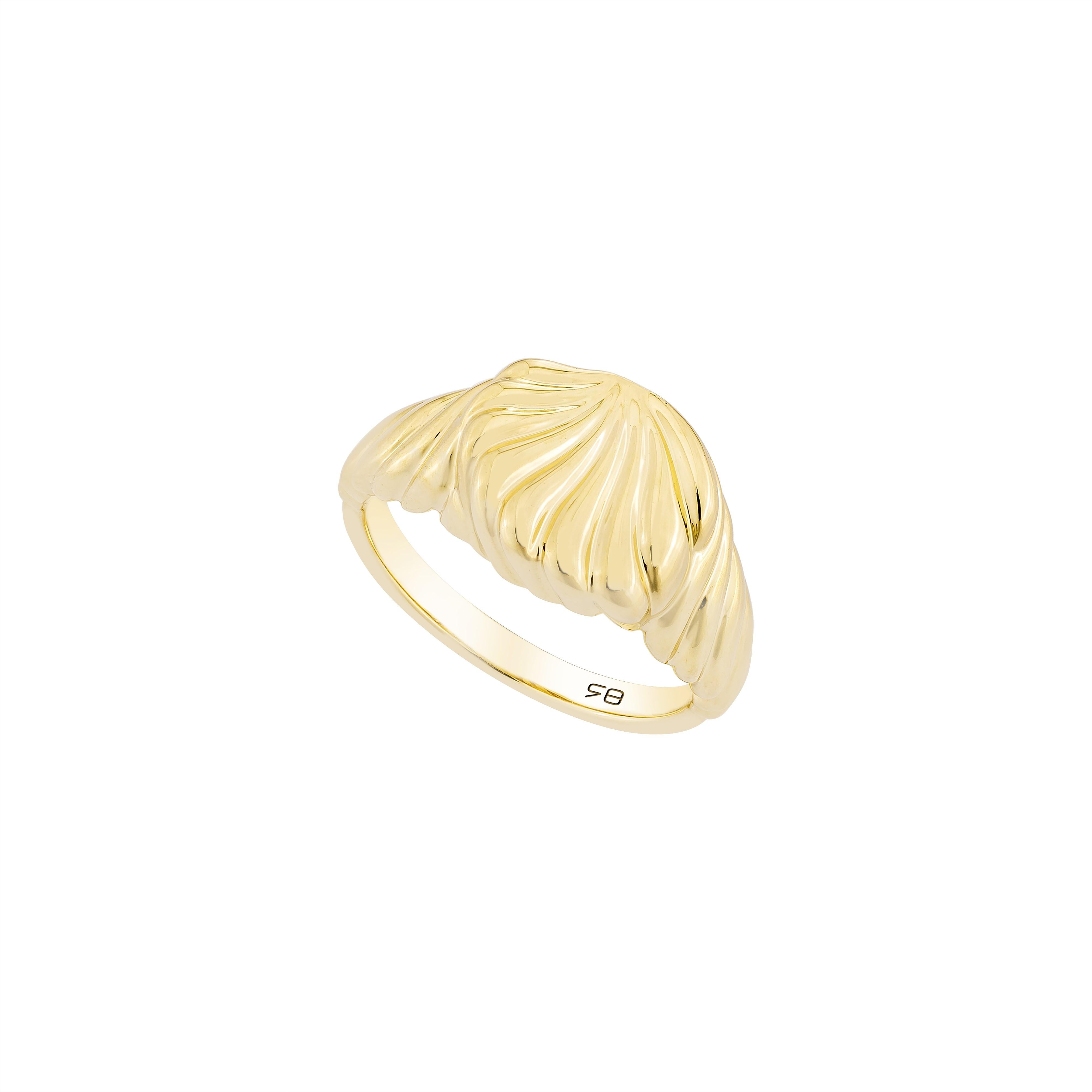 Taille mixte Priyashi Nahata Plain Metal Fancy Ring en or jaune 18 carats. en vente
