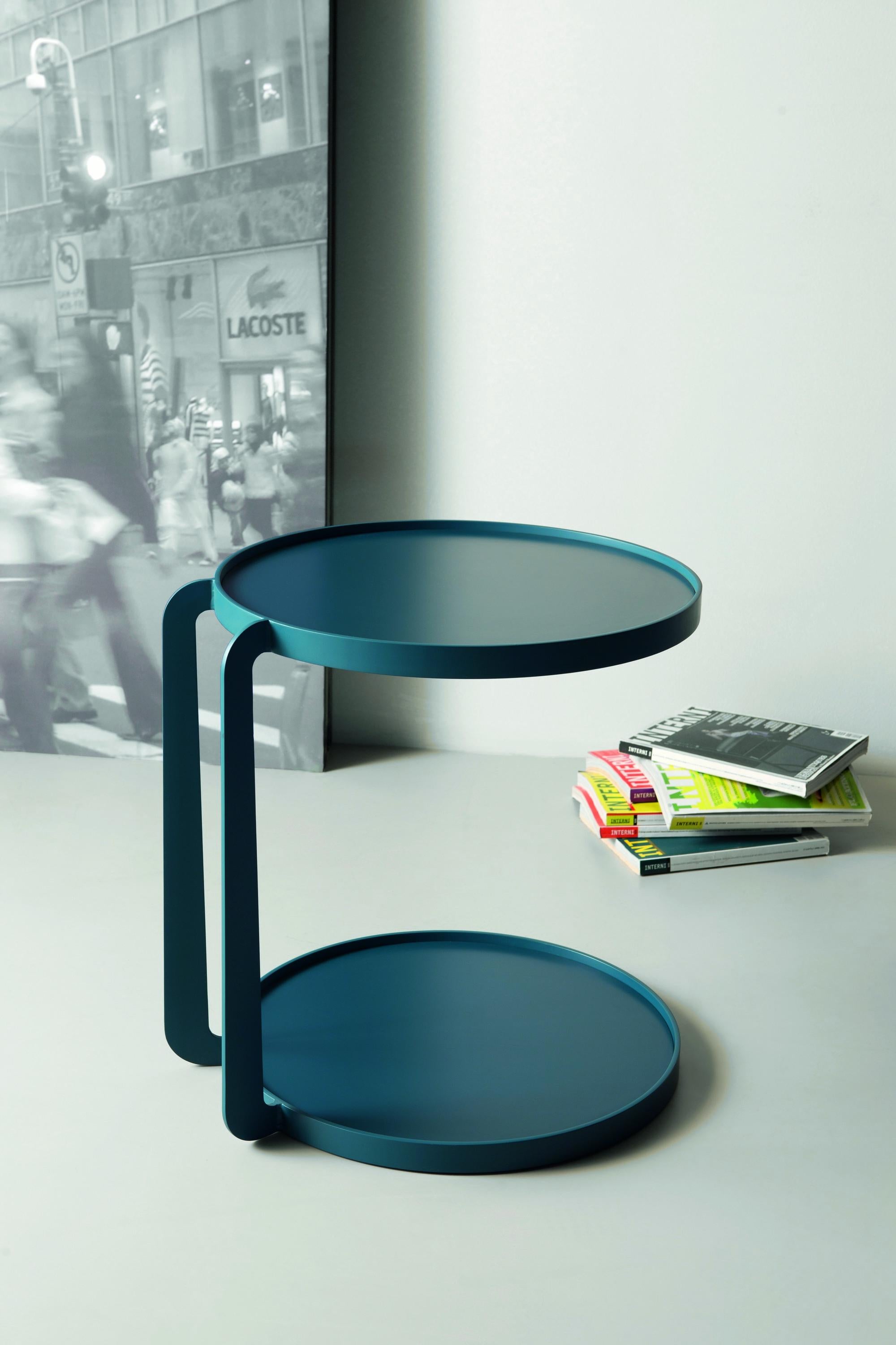 Pro Side Table by Doimo Brasil
Dimensions:  D 50 x H 55 cm 
Materials: Base: Aged steel, Top Inferior: reconst. leather, Top: reconst. leather. 


With the intention of providing good taste and personality, Doimo deciphers trends and follows the