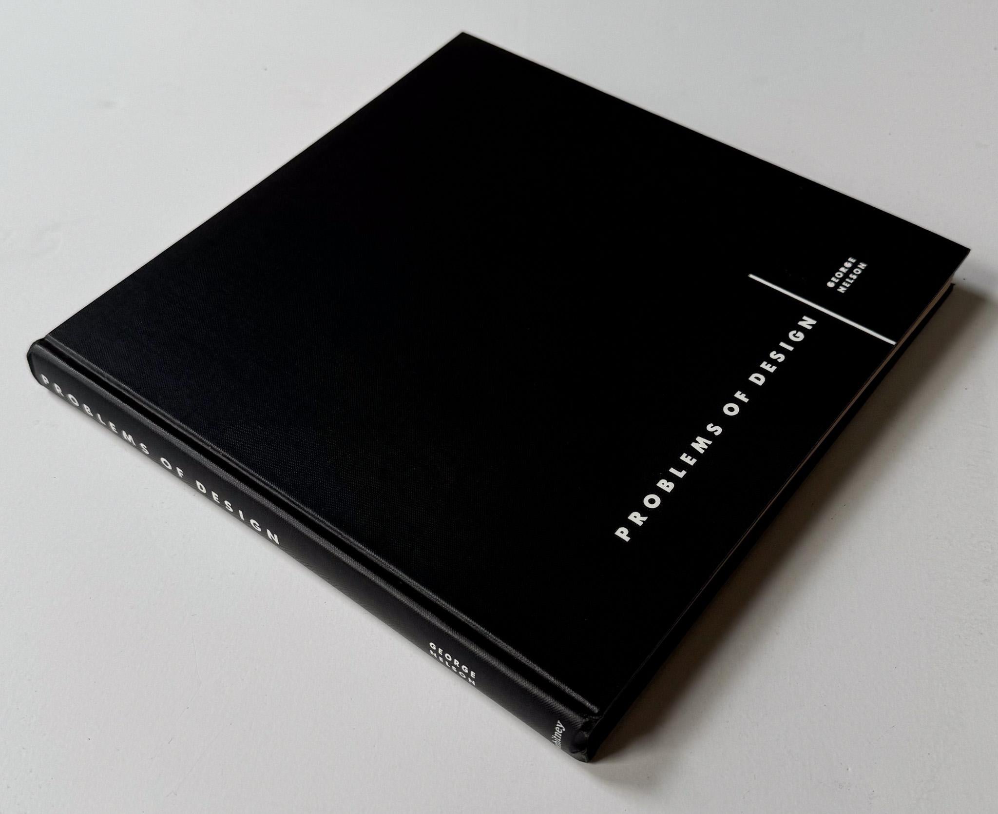 Prima edizione di Problemi di design di George Nelson, pubblicata da Whitney Publications nel 1957. Un'importante riflessione sull'argomento da parte di uno dei più importanti e influenti designer americani della metà del secolo, che è stato anche