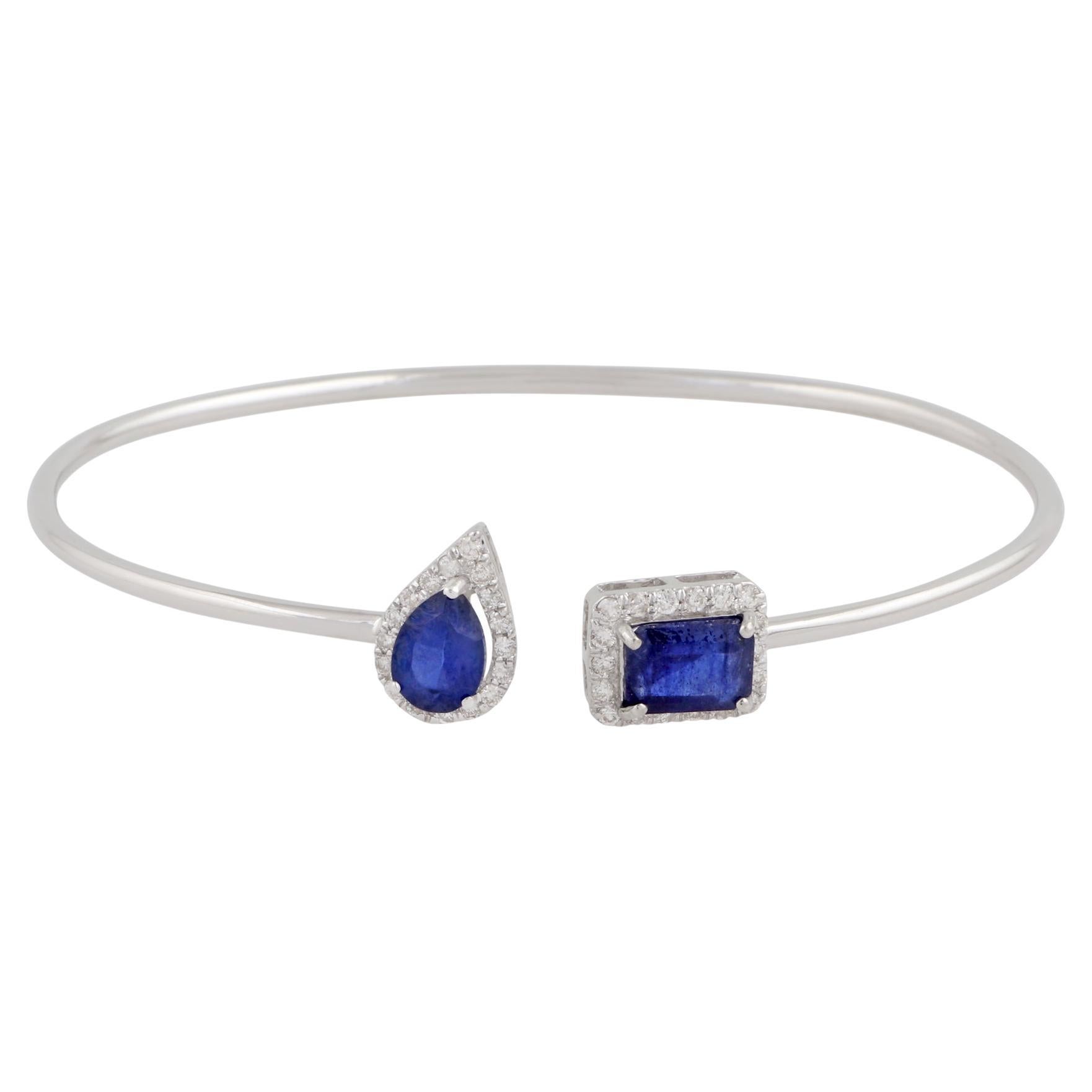 Bracciale aperto con gemme lavorate Bracciale con pave di diamanti in oro bianco 18 carati in vendita