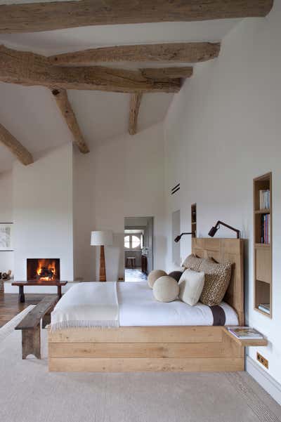 Arts and Crafts Bedroom. Provence by Pierre Yovanovitch Architecture d'Intérieur.