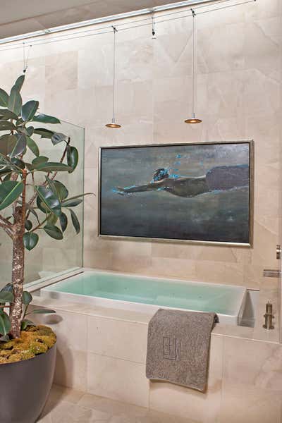  Coastal Bachelor Pad Bathroom. Pacific Panorama by Harte Brownlee & Associates.