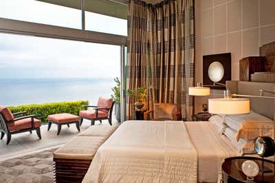  Coastal Bachelor Pad Bedroom. Pacific Panorama by Harte Brownlee & Associates.