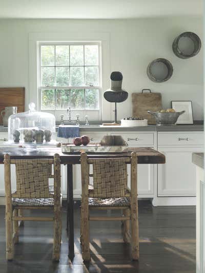  Coastal Country House Kitchen. Bridgehampton by Huniford Design Studio.