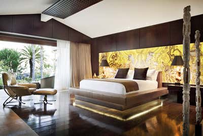  Contemporary Vacation Home Bedroom. Resort Living  by Philip Nimmo Inc..