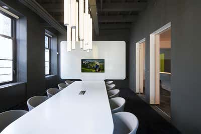 Contemporary Meeting Room. Born05 Office by Maurice Mentjens.
