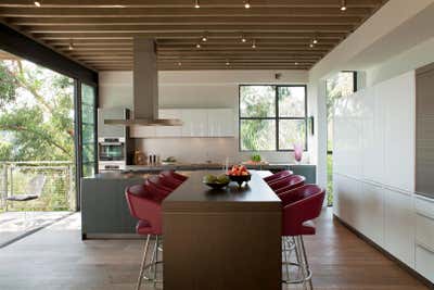  Industrial Family Home Kitchen. Mesa Residence by RIOS.