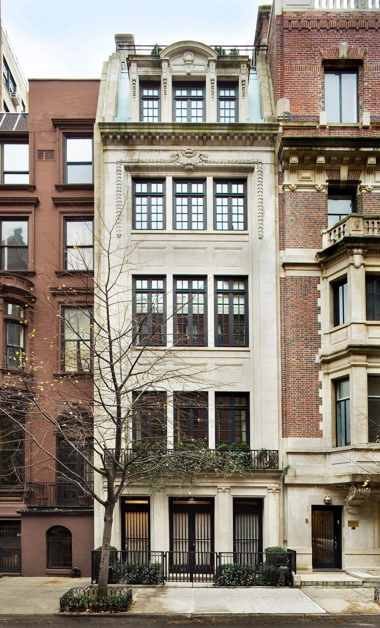 French Modern Townhouse by Peter Pennoyer Architects | 1stDibs