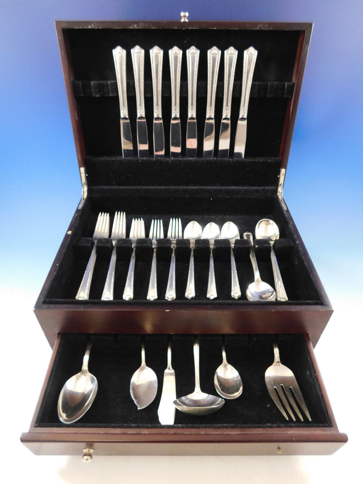 Set di posate in argento sterling Processional by fine arts - 46 pezzi. Questo set comprende:

Otto coltelli, 9 1/4