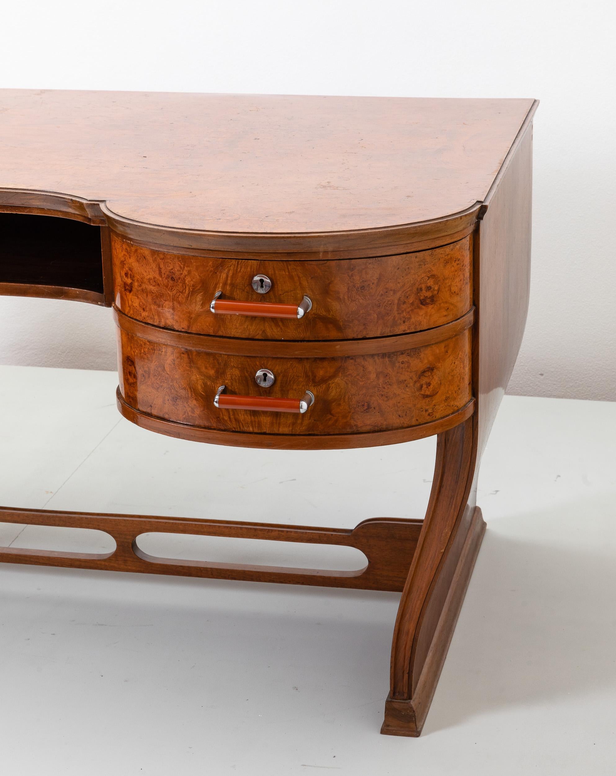 Prod. Italy, c. 1930 Deco desk with curvilinear forms  For Sale 5