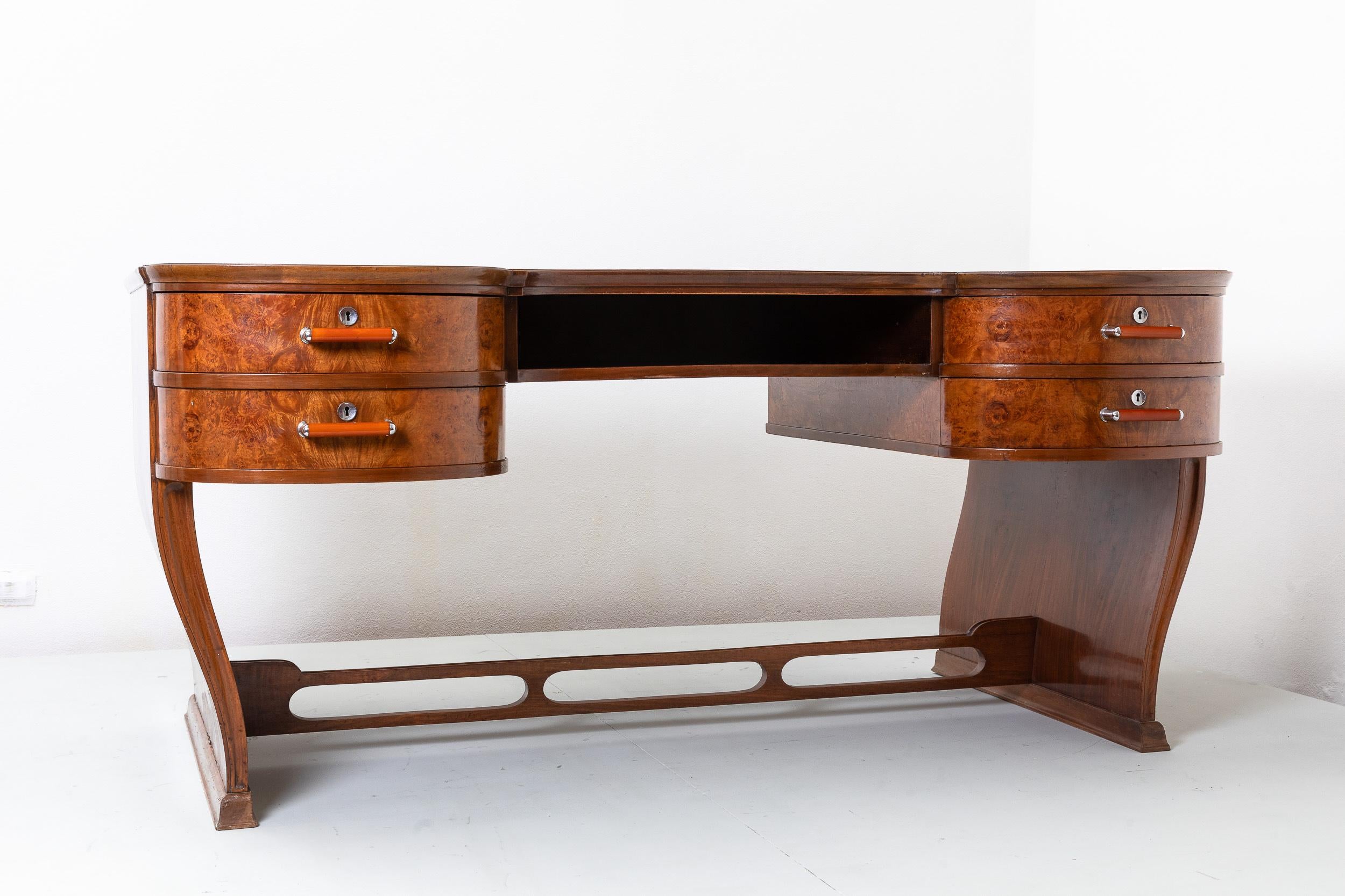 Prod. Italy, c. 1930 Deco desk with curvilinear forms  For Sale 3