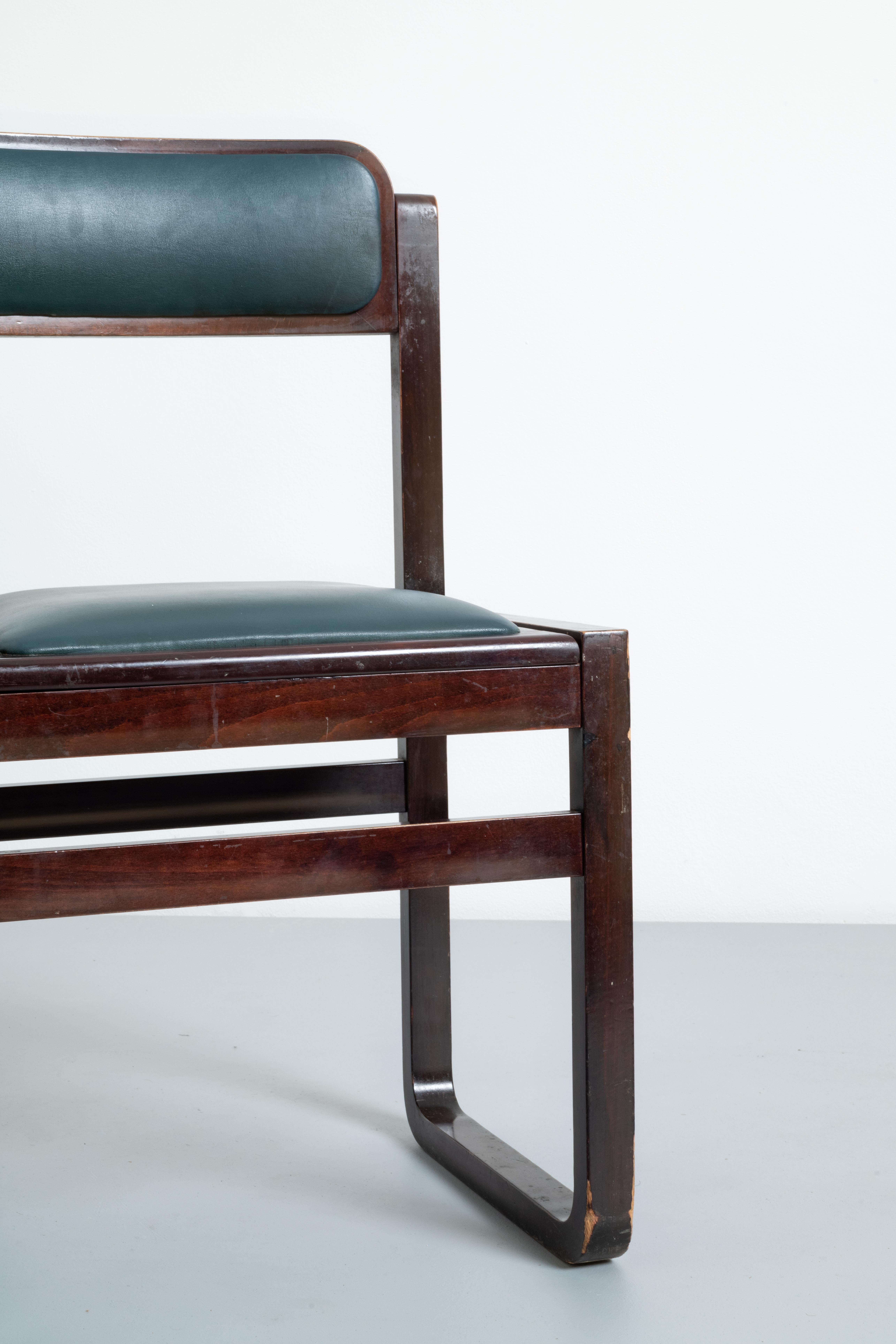Italian Prod. Italy, C. 1960-1970 Six Chairs in Walnut Wood and Leather Seats For Sale