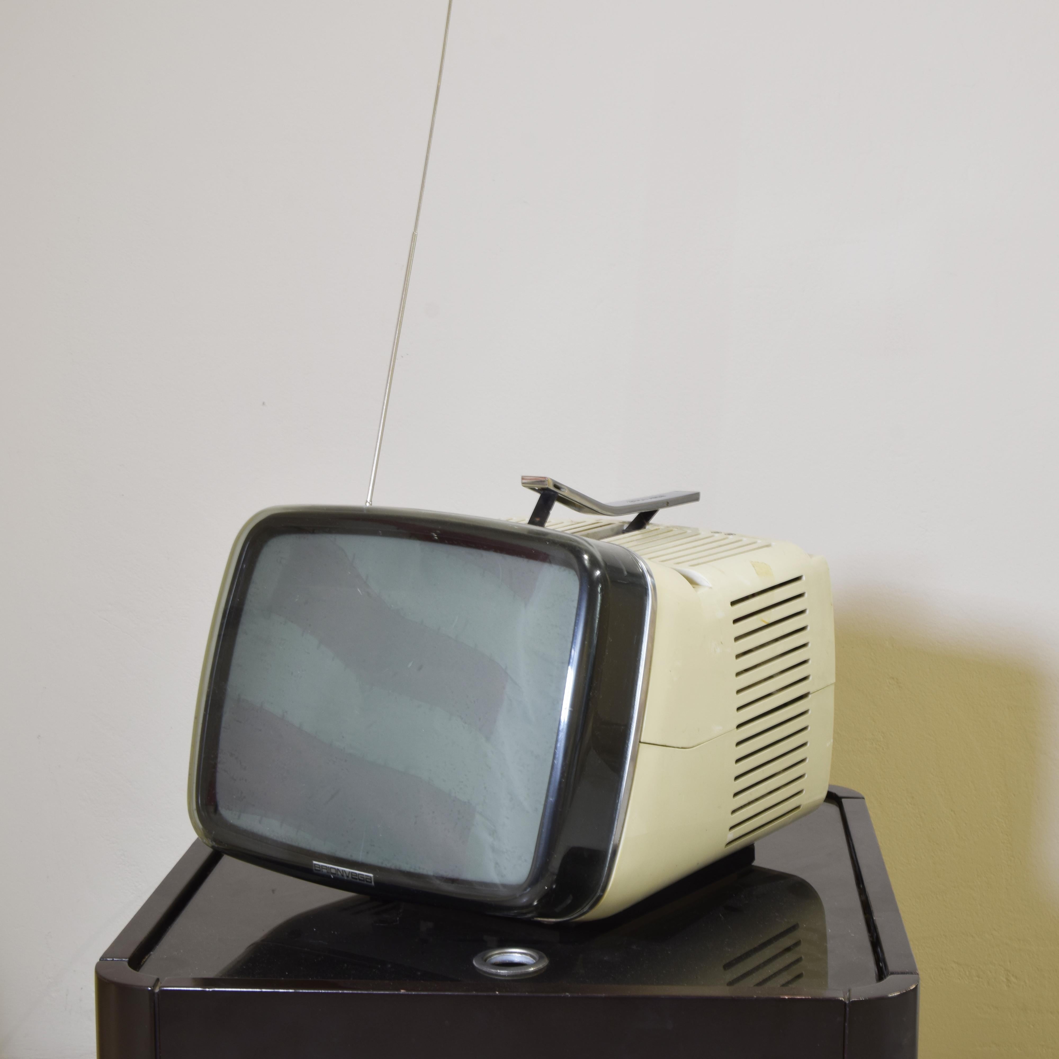 Plastic Previous product Brionvega tv Algol 11 by Marco Zanuso Richard Sapper For Sale