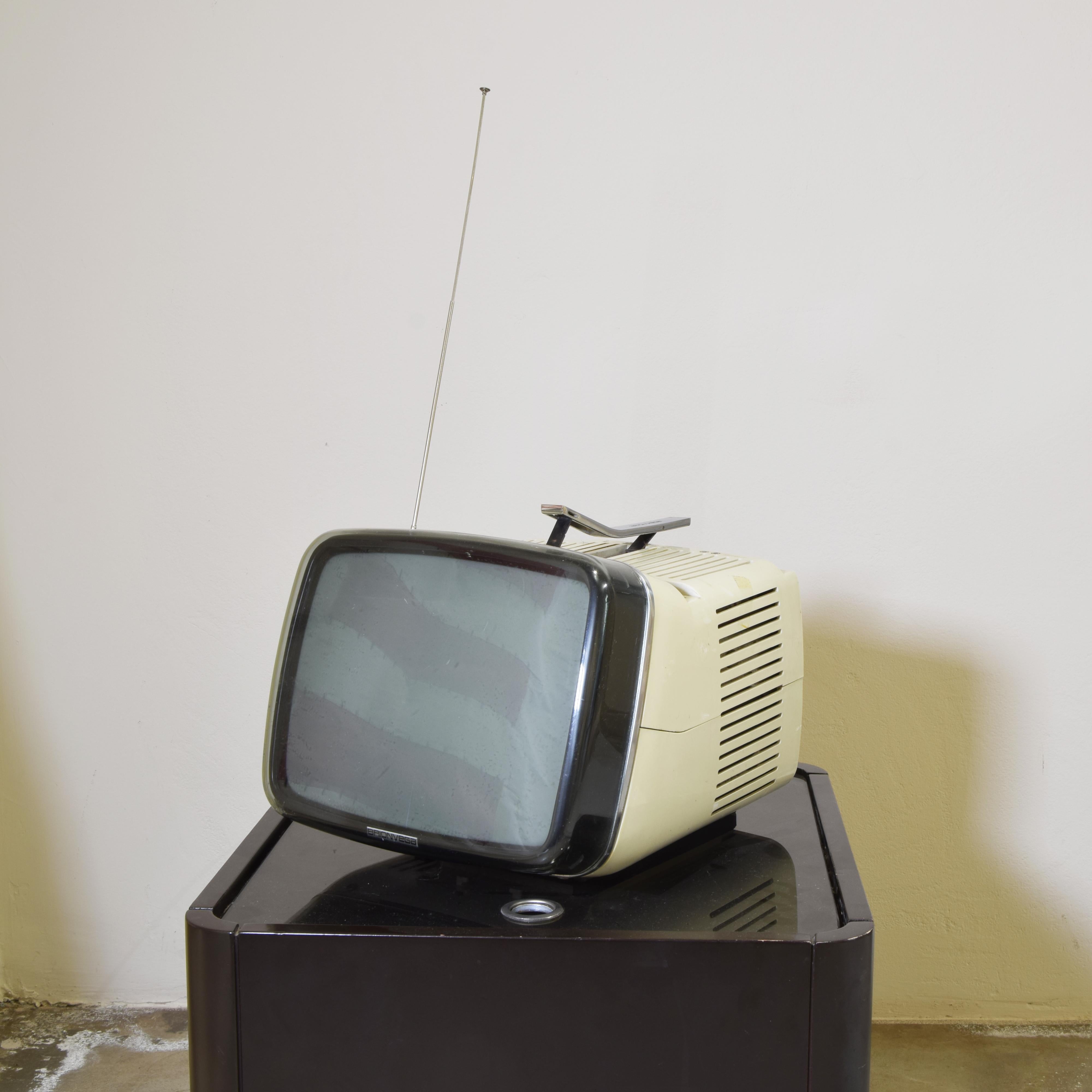 Previous product Brionvega tv Algol 11 by Marco Zanuso Richard Sapper For Sale 1