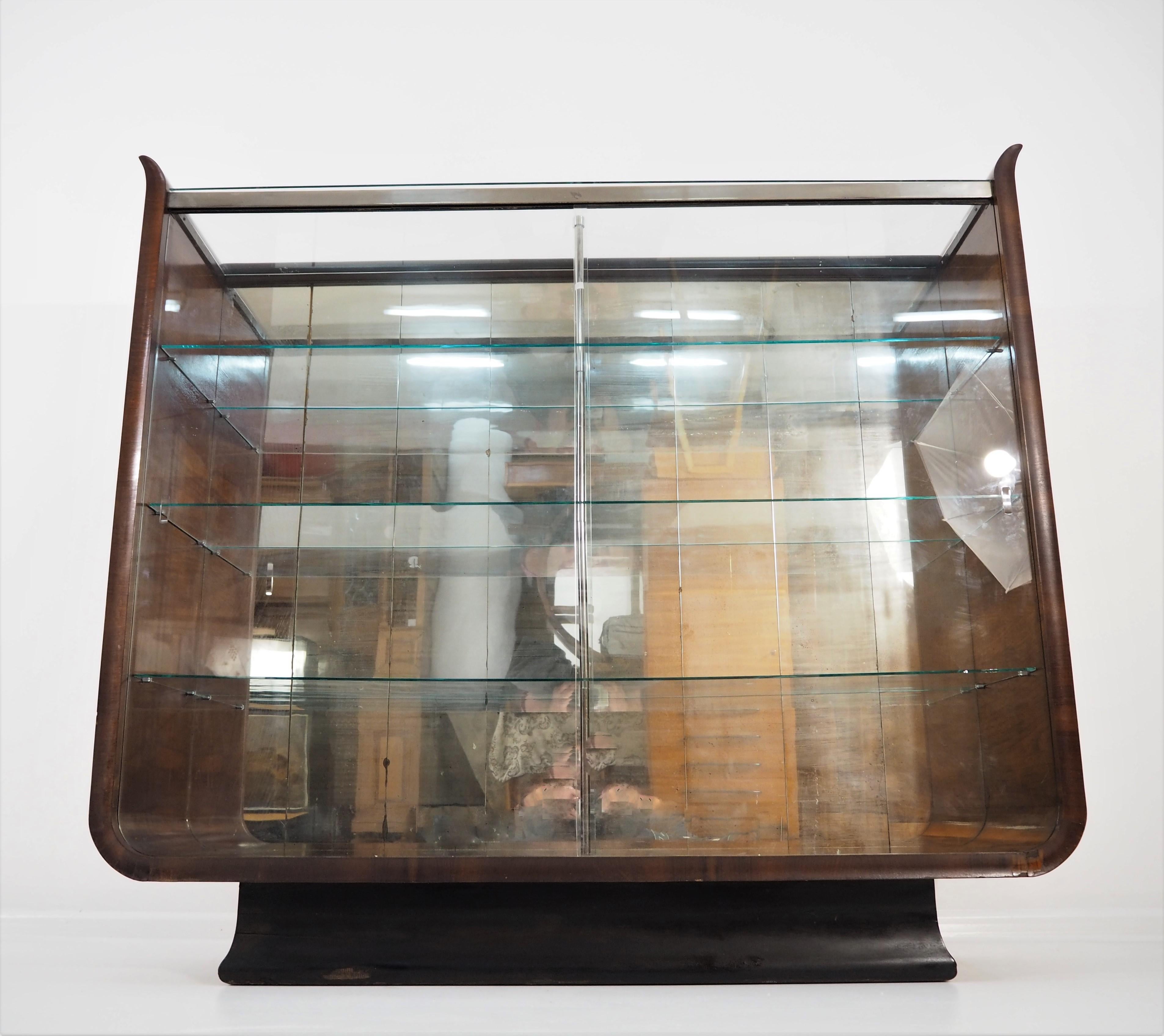 Mid-20th Century Produkte Art Deco Tulip Display Cabinet by J. Halabala for UP Zavody, 1930s For Sale