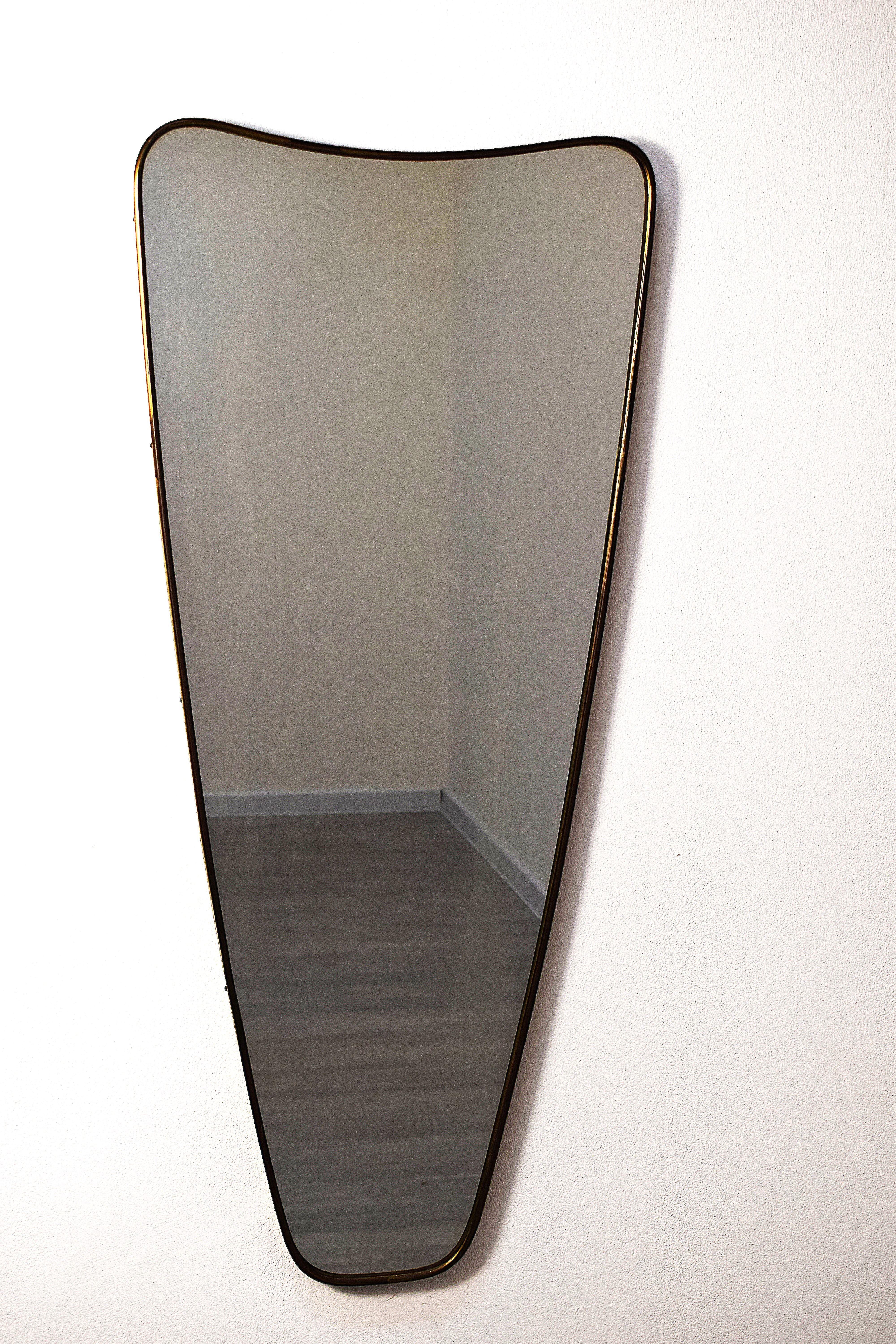 Italian Production italienne - Miroir à cadre en laiton, années 1950 en vente