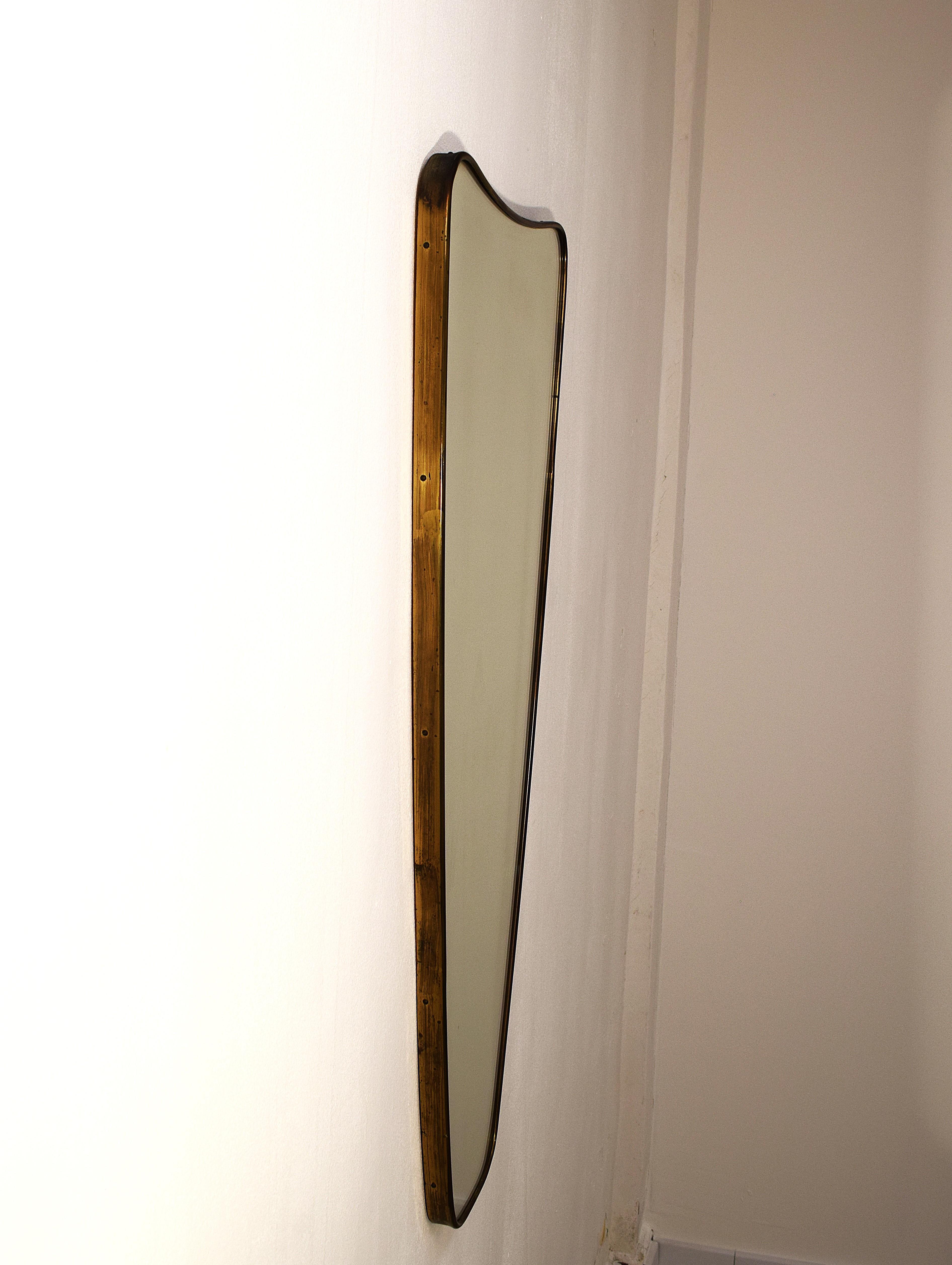 Laiton Production italienne - Miroir à cadre en laiton, années 1950 en vente