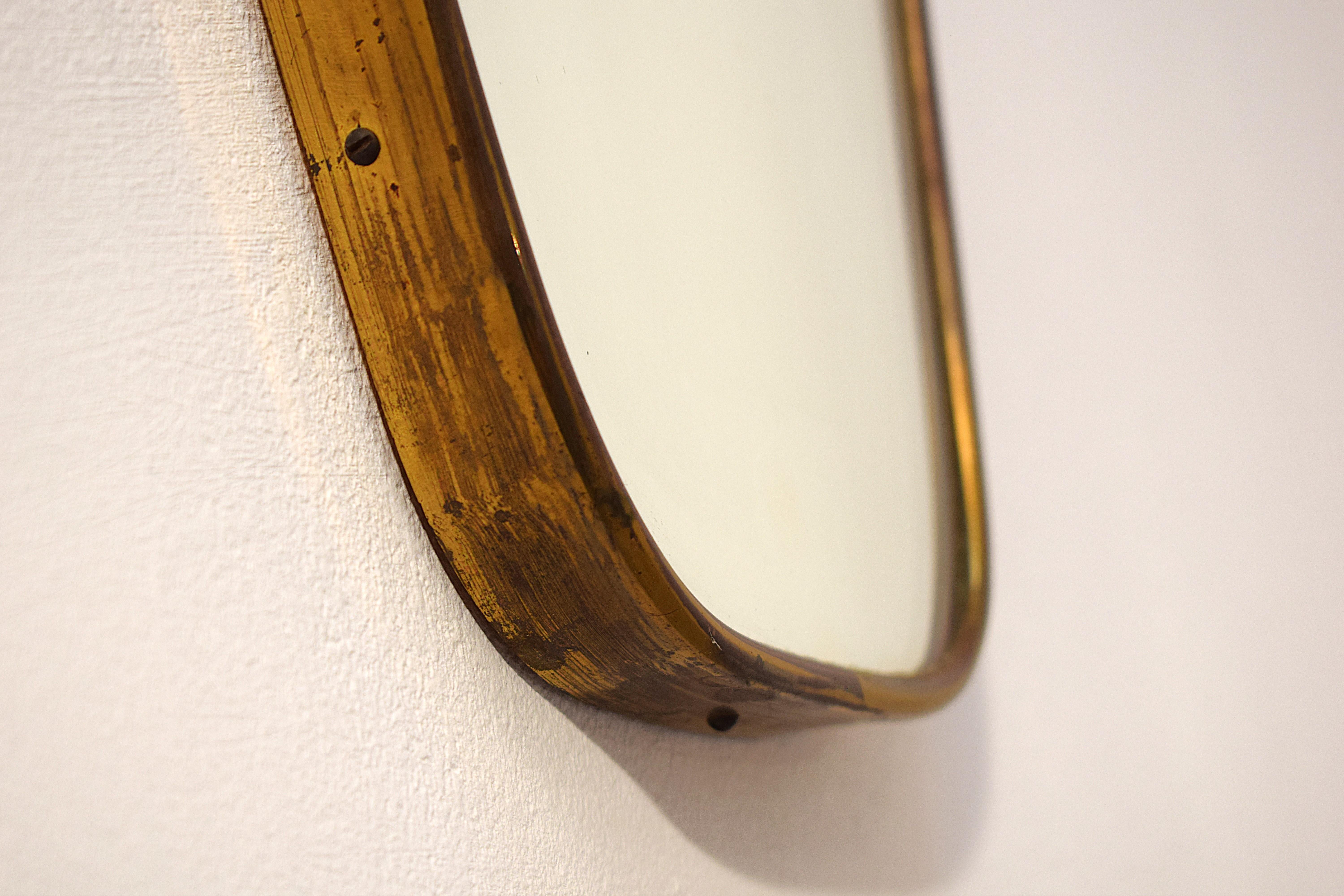 Production italienne - Miroir à cadre en laiton, années 1950 en vente 2