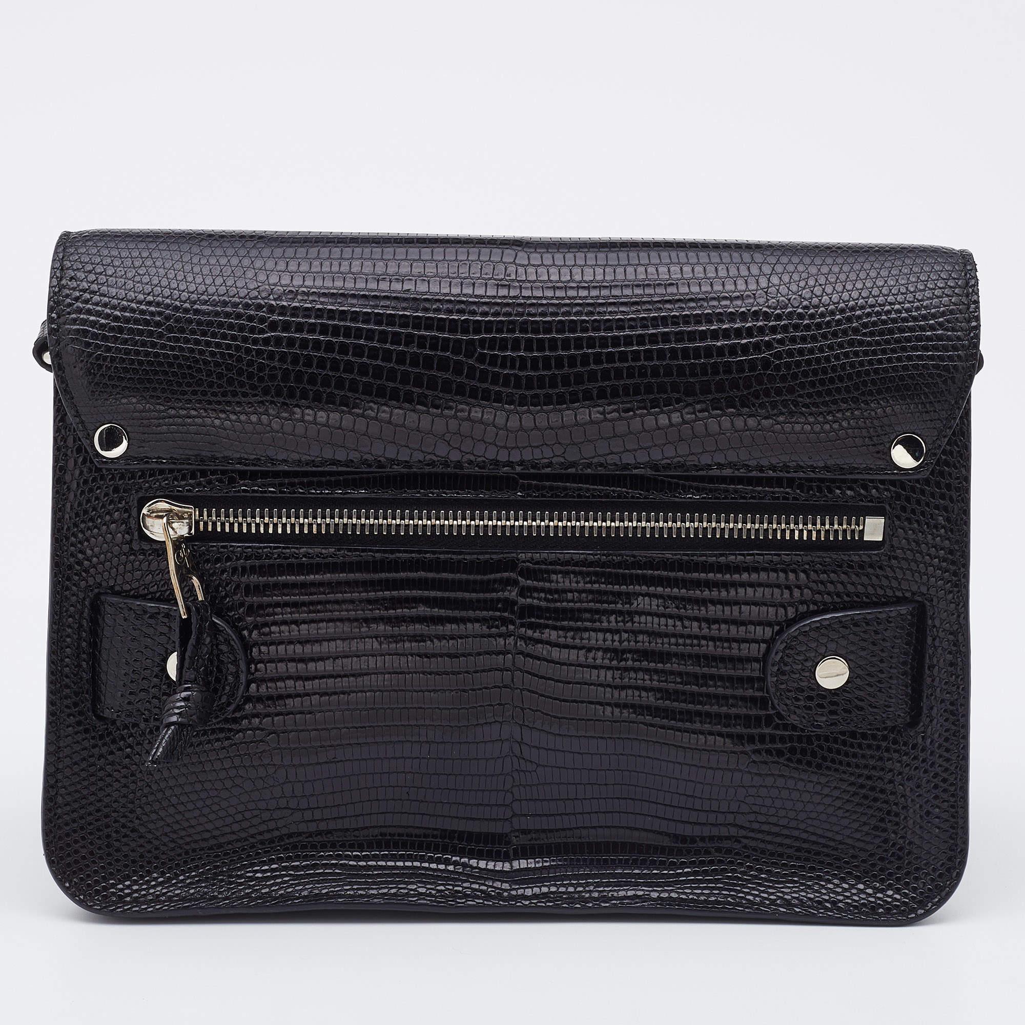 This stylish Classic PS11 shoulder bag from Proenza Schouler is sure to win your love! Crafted from leather, the bag comes with a single shoulder strap. The interior is fabric-lined and sized perfectly to hold your daily essentials. The bag comes