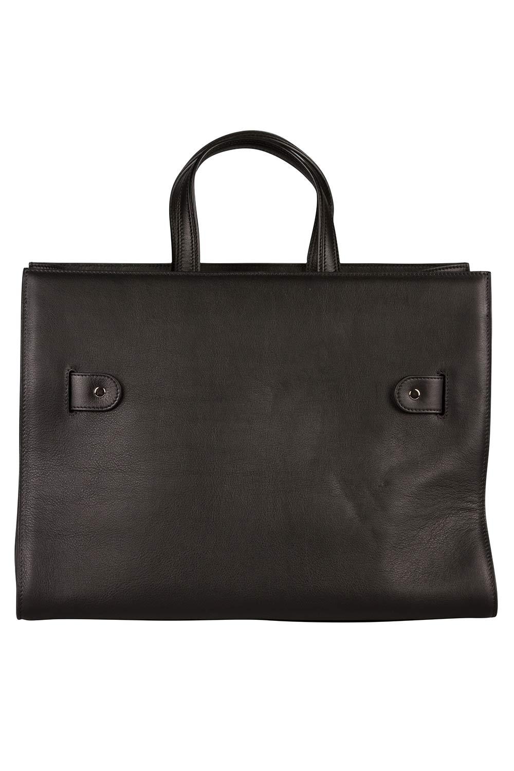 This PS11 tote by Proenza Schouler has a sophisticated look. Crafted from leather, it is held by two top handles. The top zipper opens to a spacious fabric interior and the bag is complete with a front silver-tone hardware detail. Team this fabulous