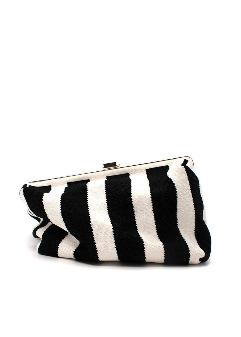 Beige Pochette con cornice asimmetrica a righe bianche e nere di Proenza Schouler in vendita