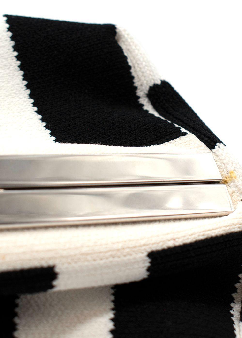 Pochette con cornice asimmetrica a righe bianche e nere di Proenza Schouler in vendita 3