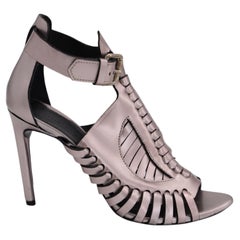 Zapatos de tacón con diseño de jaula de Proenza Schouler en charol plateado