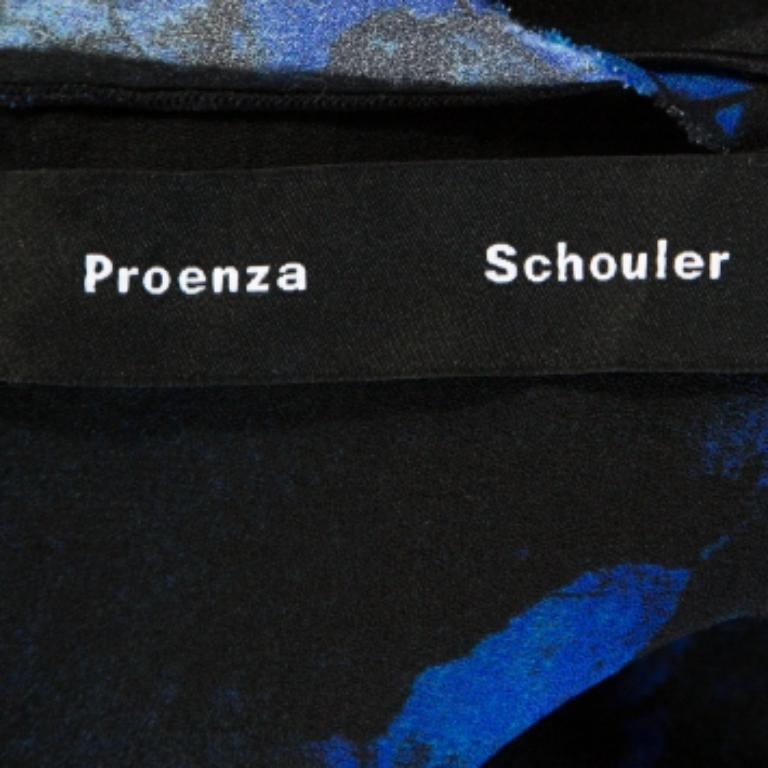 Proenza Schouler Top a capas de seda con estampado de graffiti índigo S en Bueno estado para la venta en Dubai, Al Qouz 2